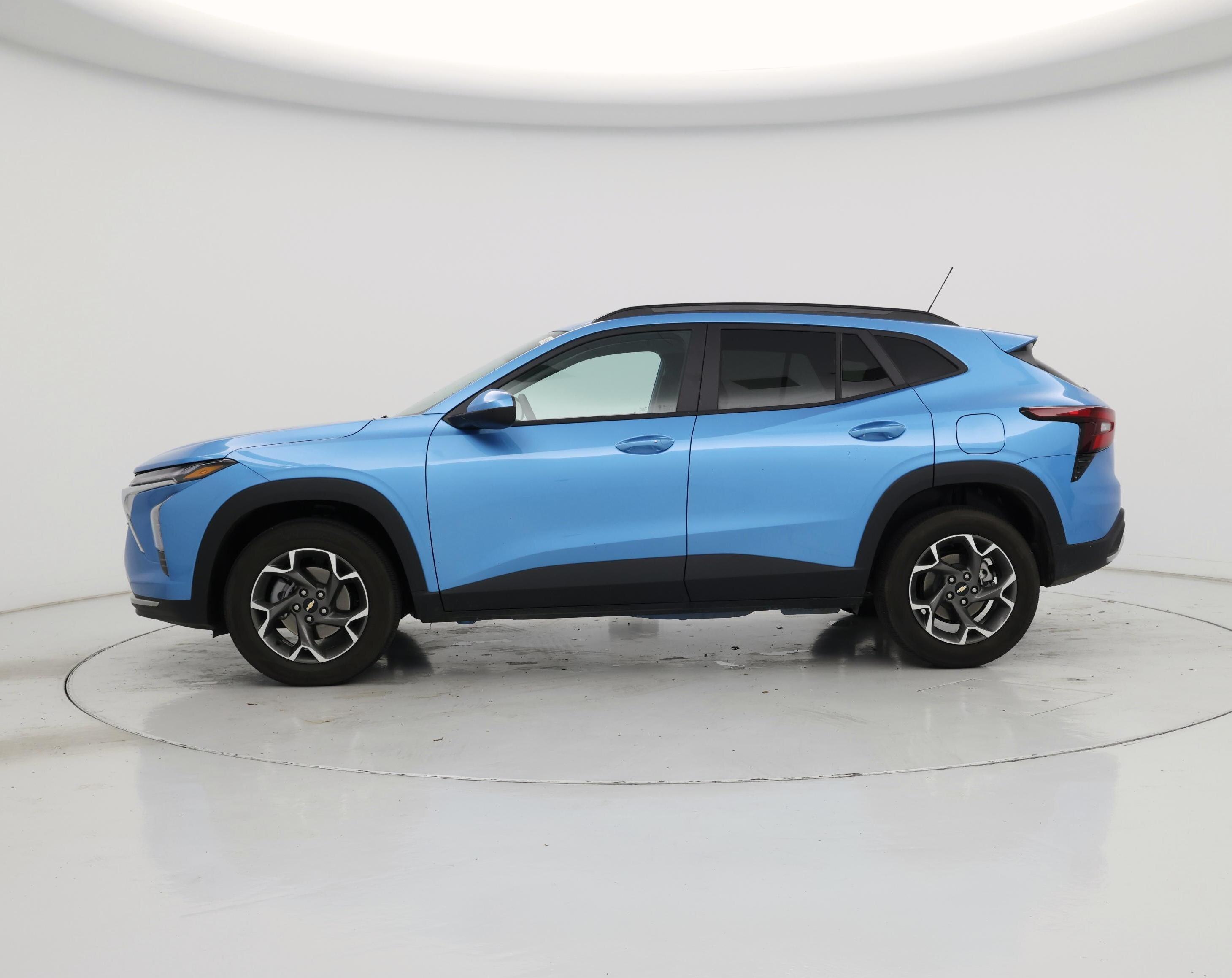 Thumbnail: 2025 Chevrolet Trax - 3