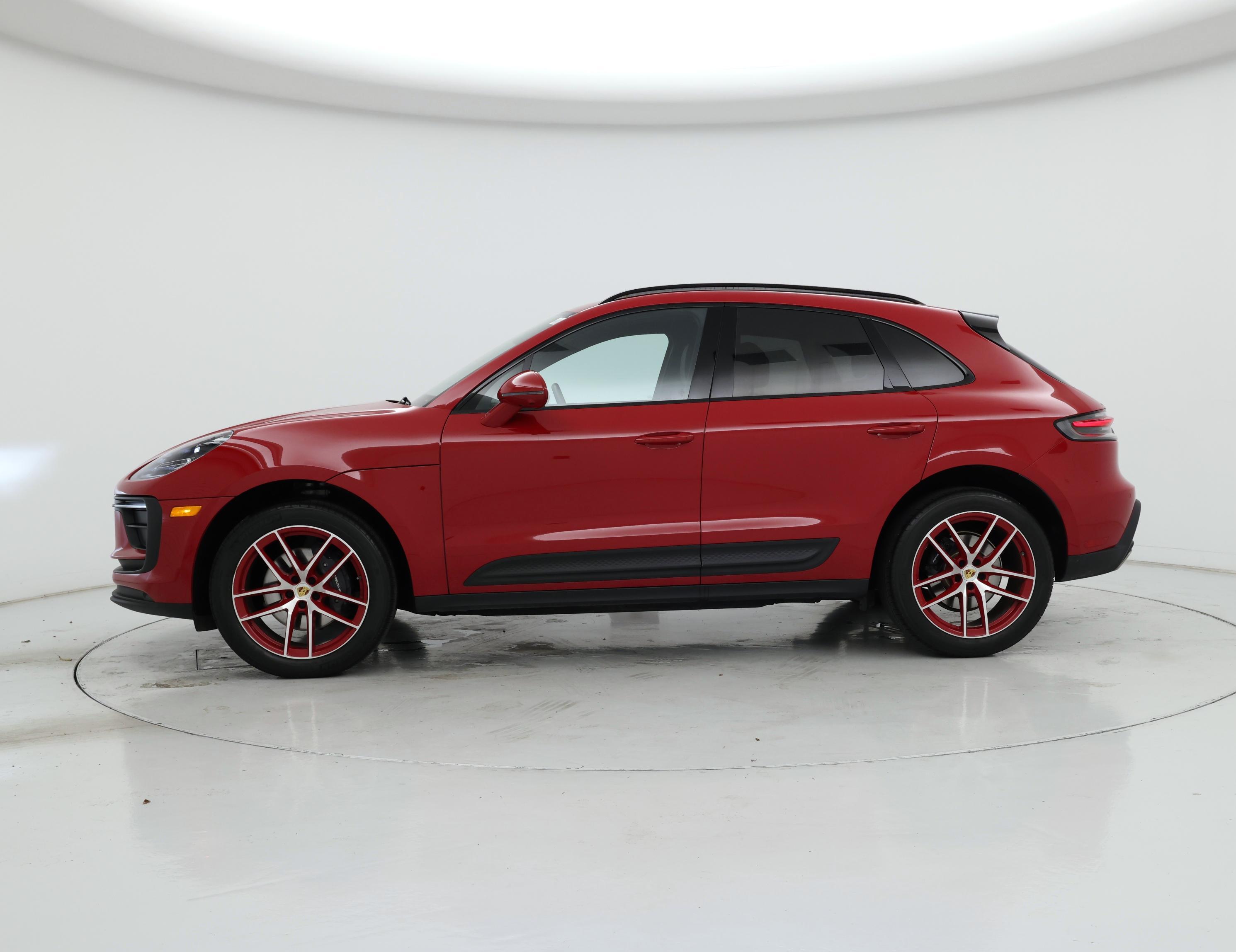 Thumbnail: 2022 Porsche Macan - 3