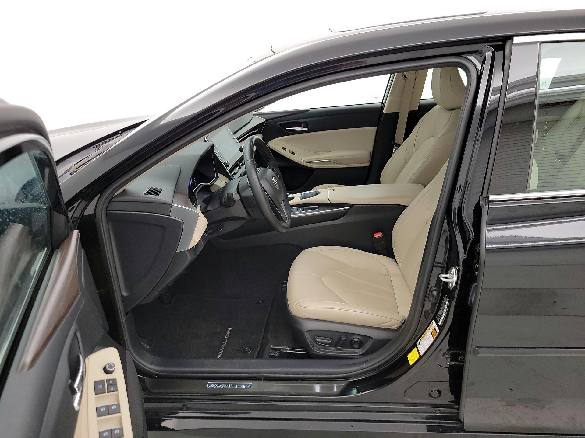 Thumbnail: 2021 Toyota Avalon - 11