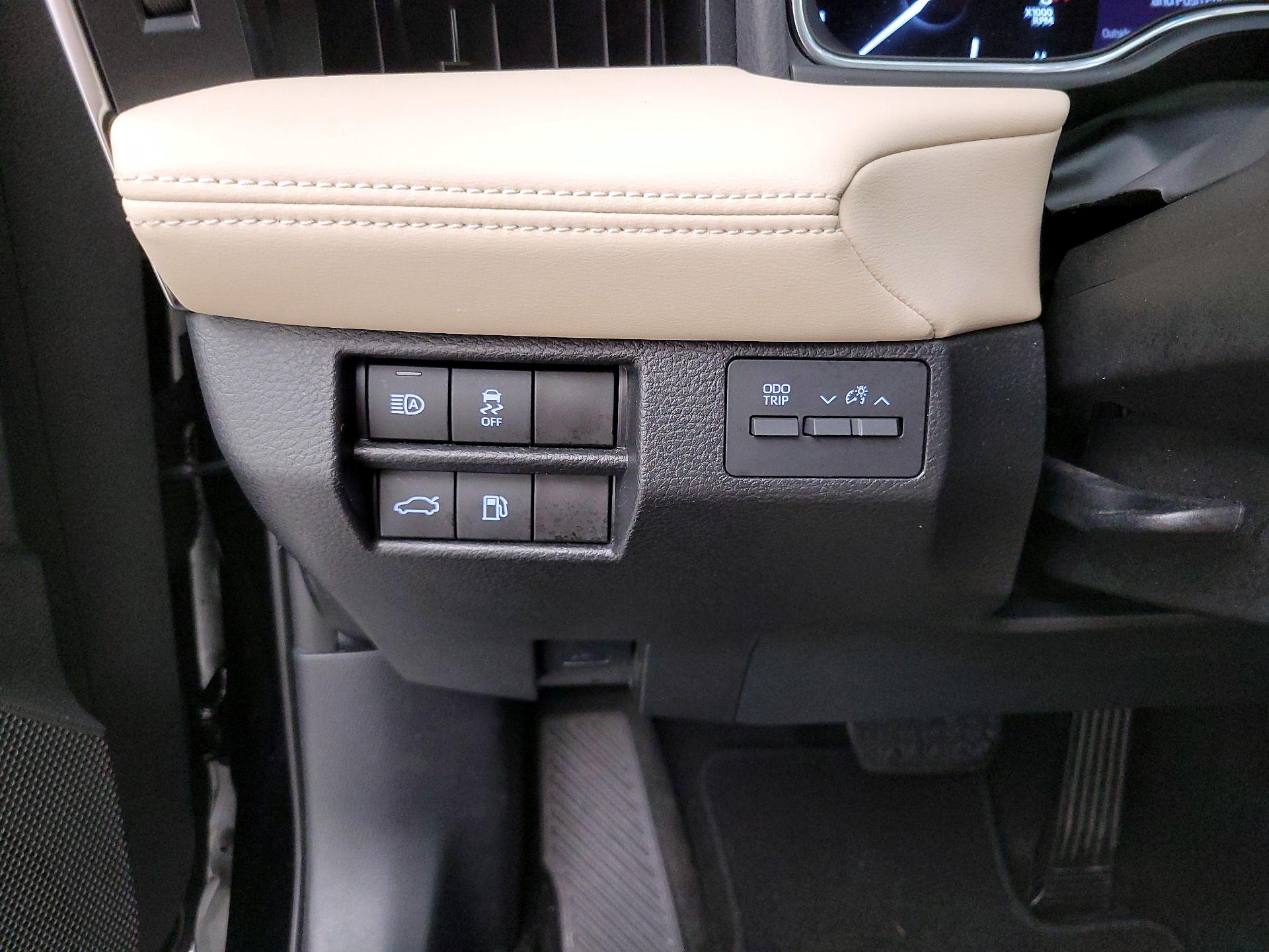 Thumbnail: 2021 Toyota Avalon - 13