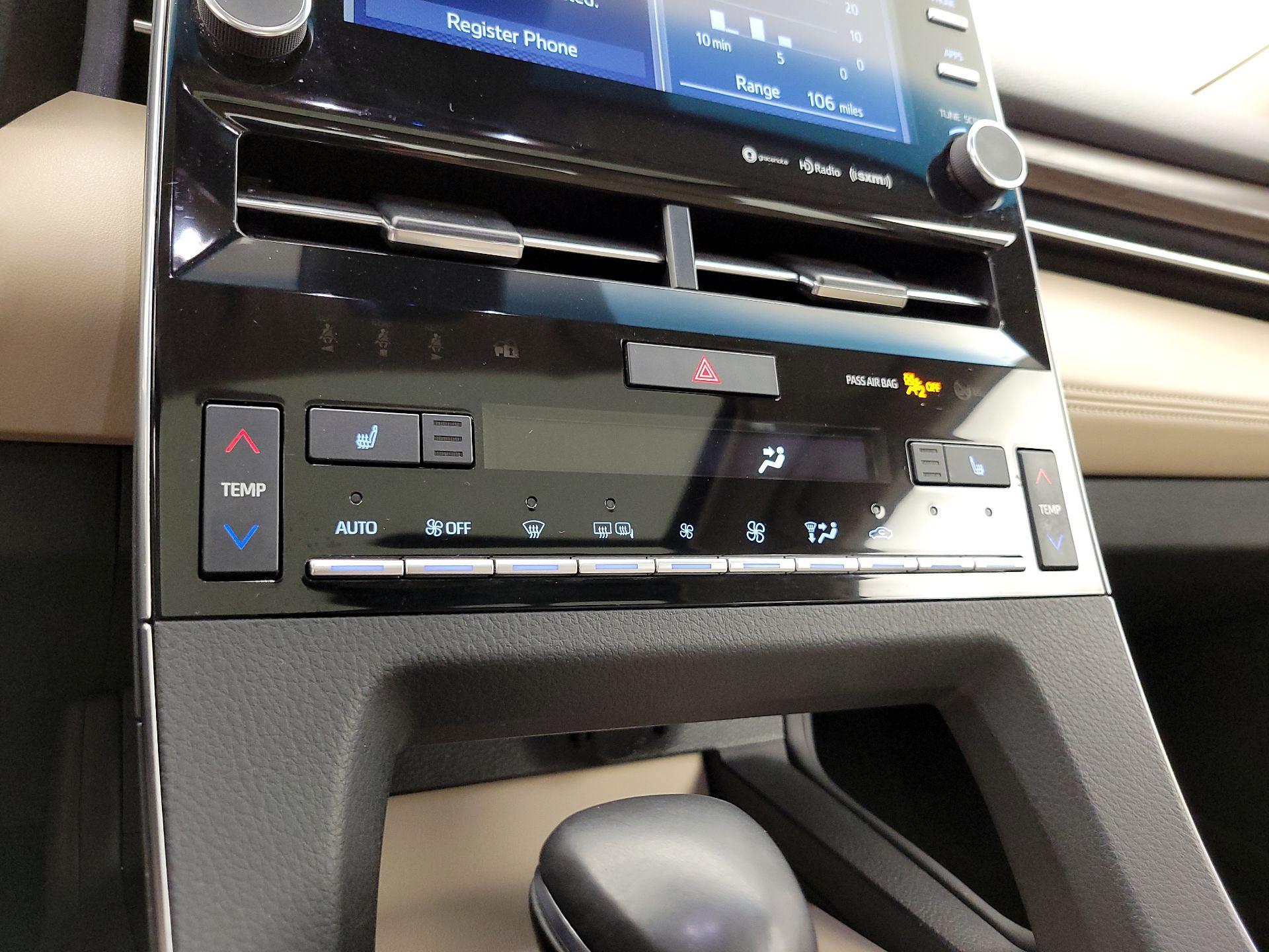 Thumbnail: 2021 Toyota Avalon - 16