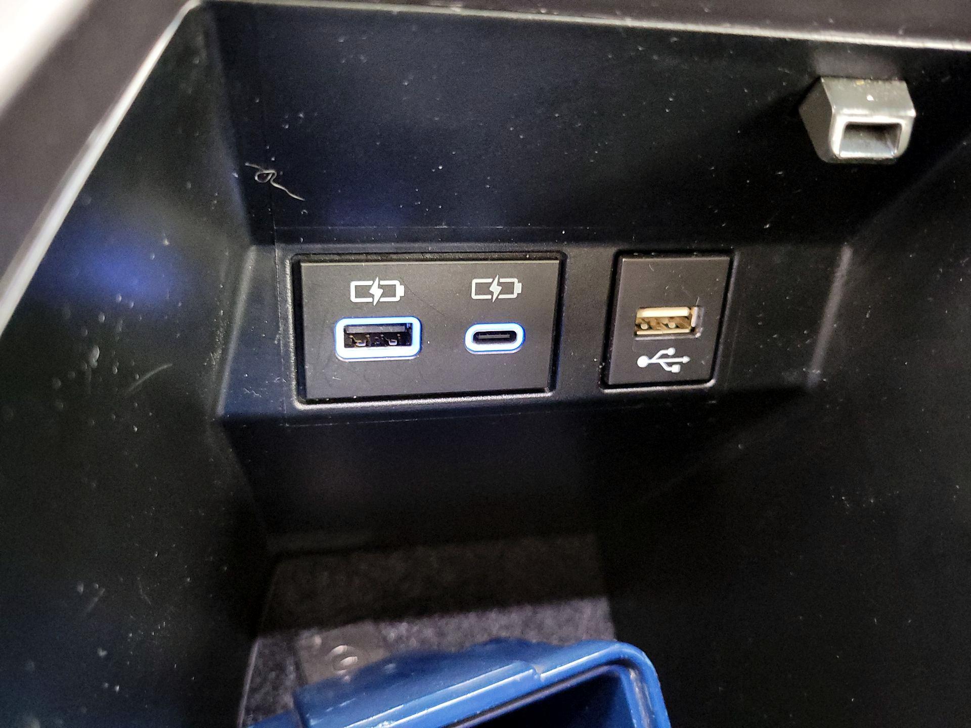 Thumbnail: 2021 Toyota Avalon - 18