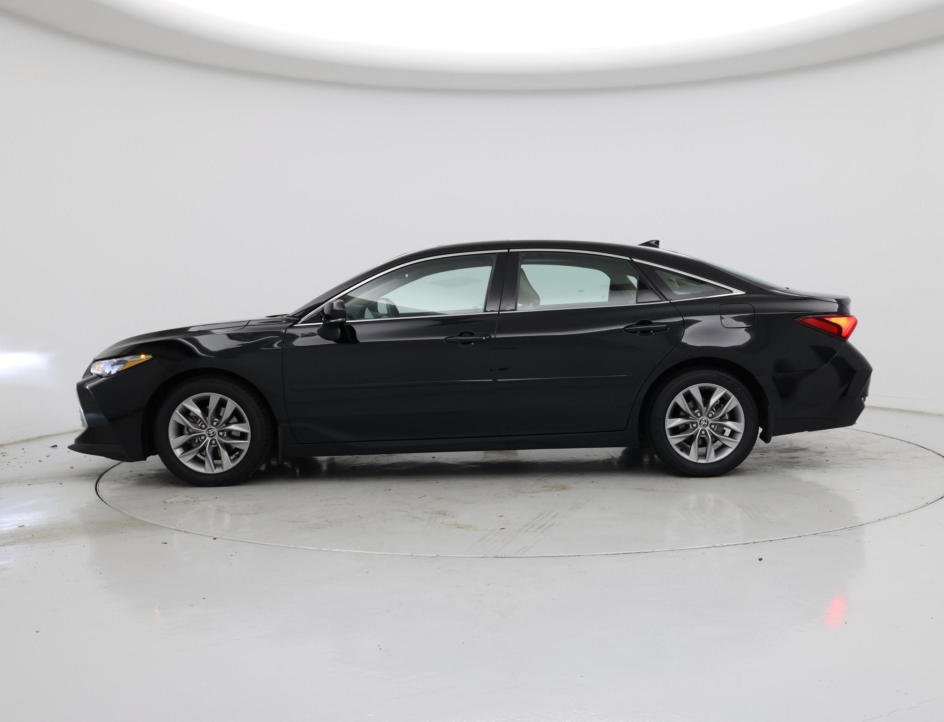 Thumbnail: 2021 Toyota Avalon - 3