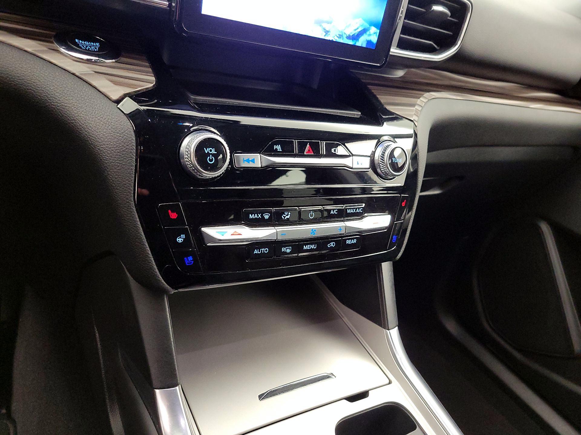 Thumbnail: 2023 Ford Explorer - 17