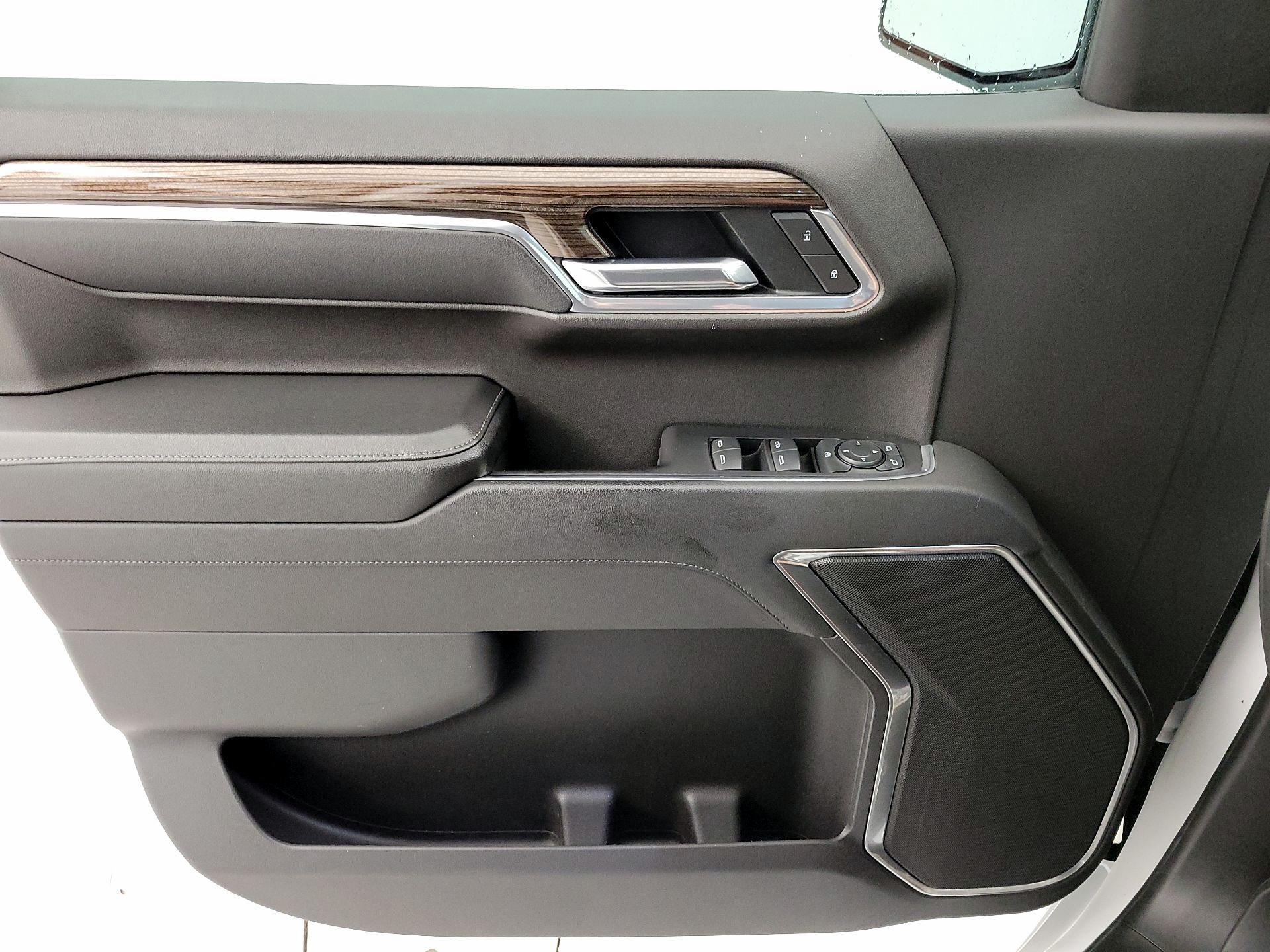 Thumbnail: 2022 Chevrolet Silverado 1500 - 12