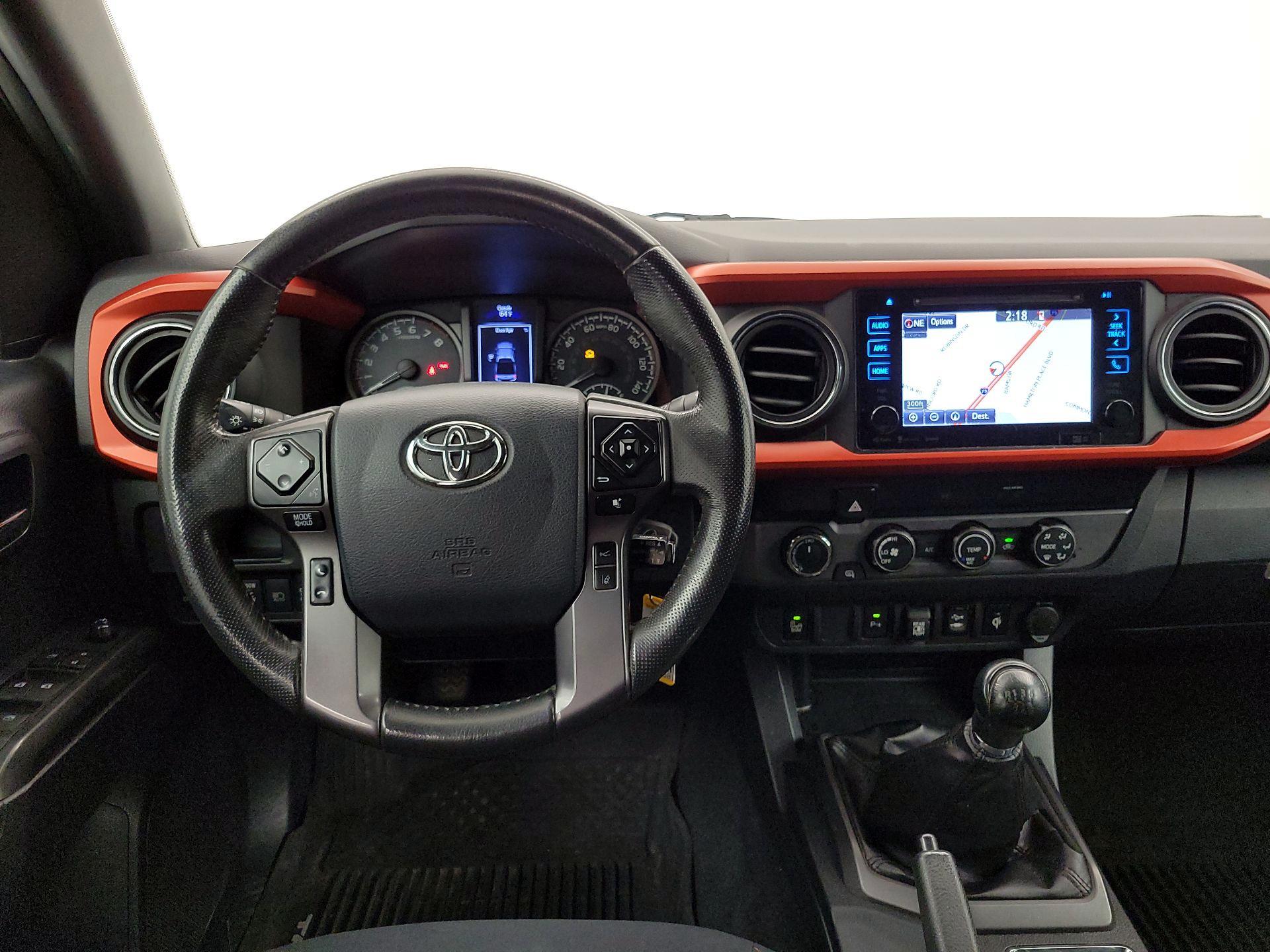 Thumbnail: 2019 Toyota Tacoma - 10