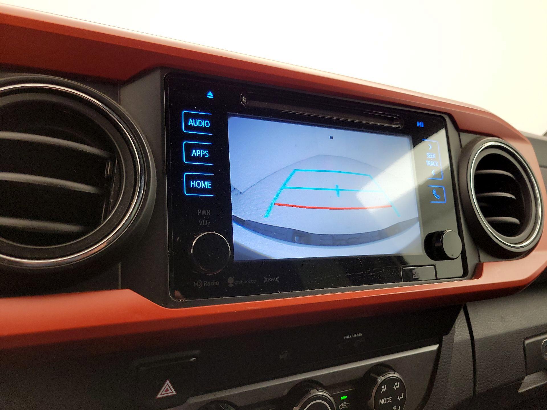 Thumbnail: 2019 Toyota Tacoma - 15