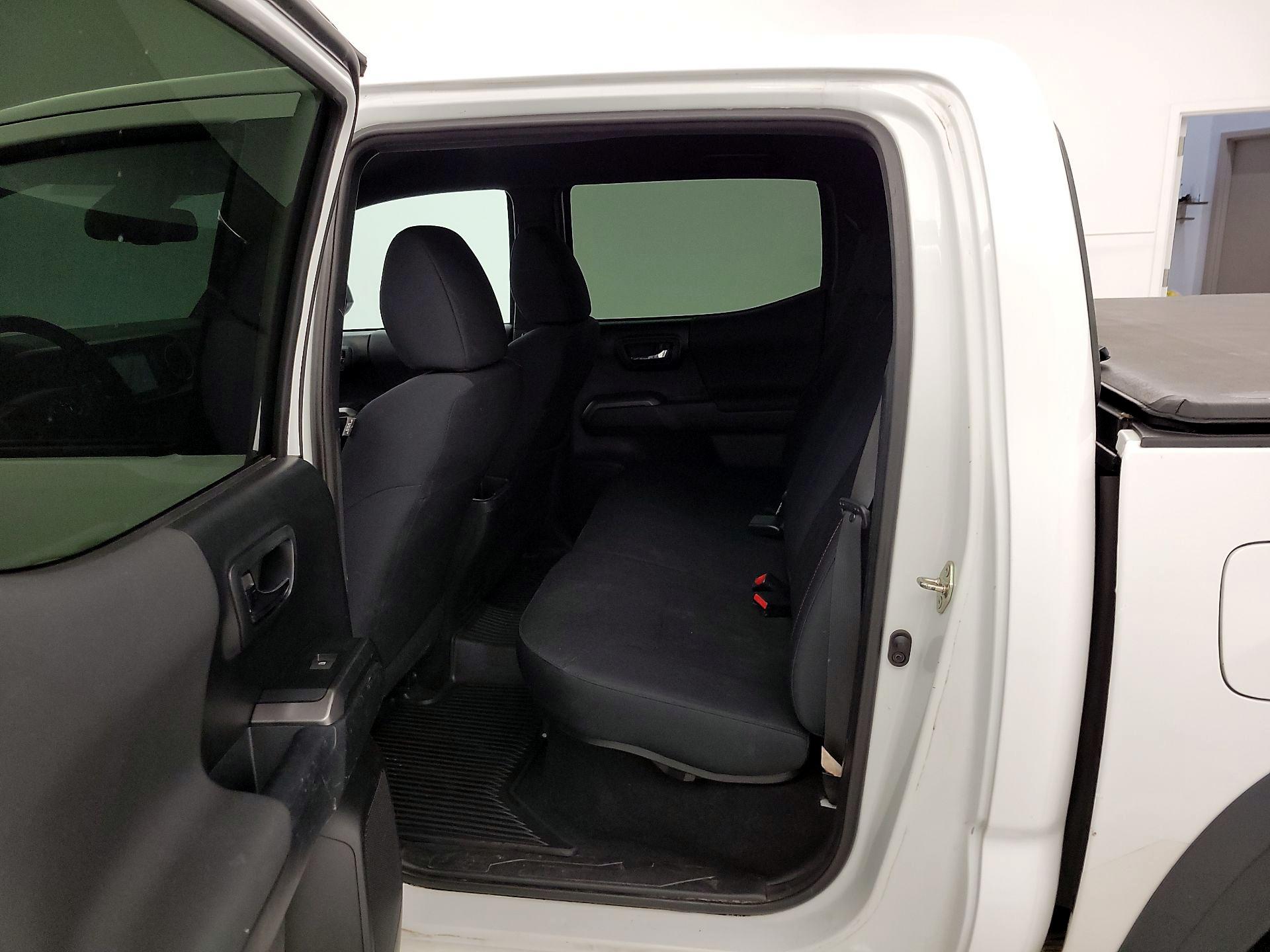 Thumbnail: 2019 Toyota Tacoma - 20