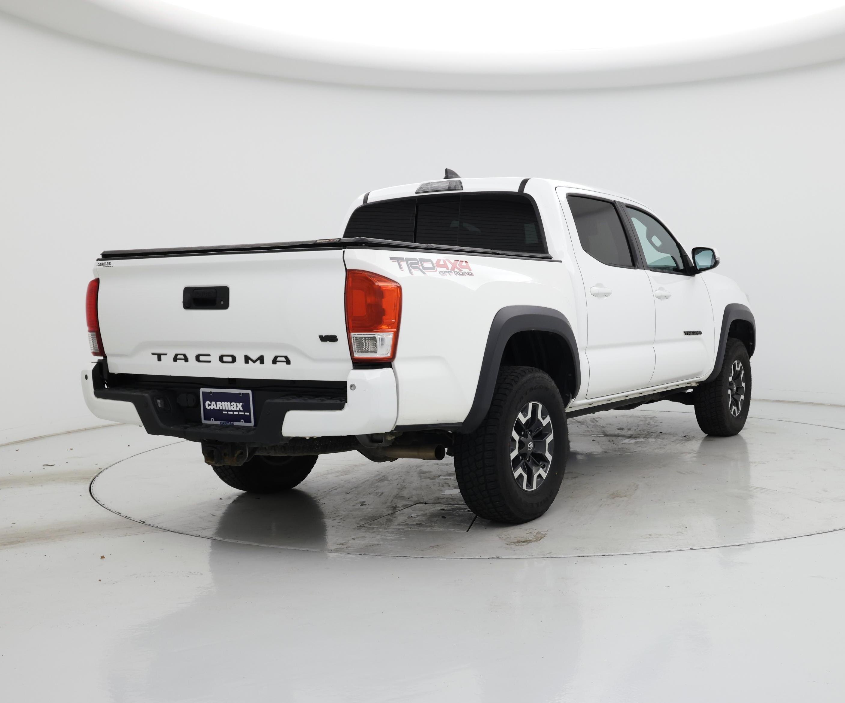 Thumbnail: 2019 Toyota Tacoma - 8