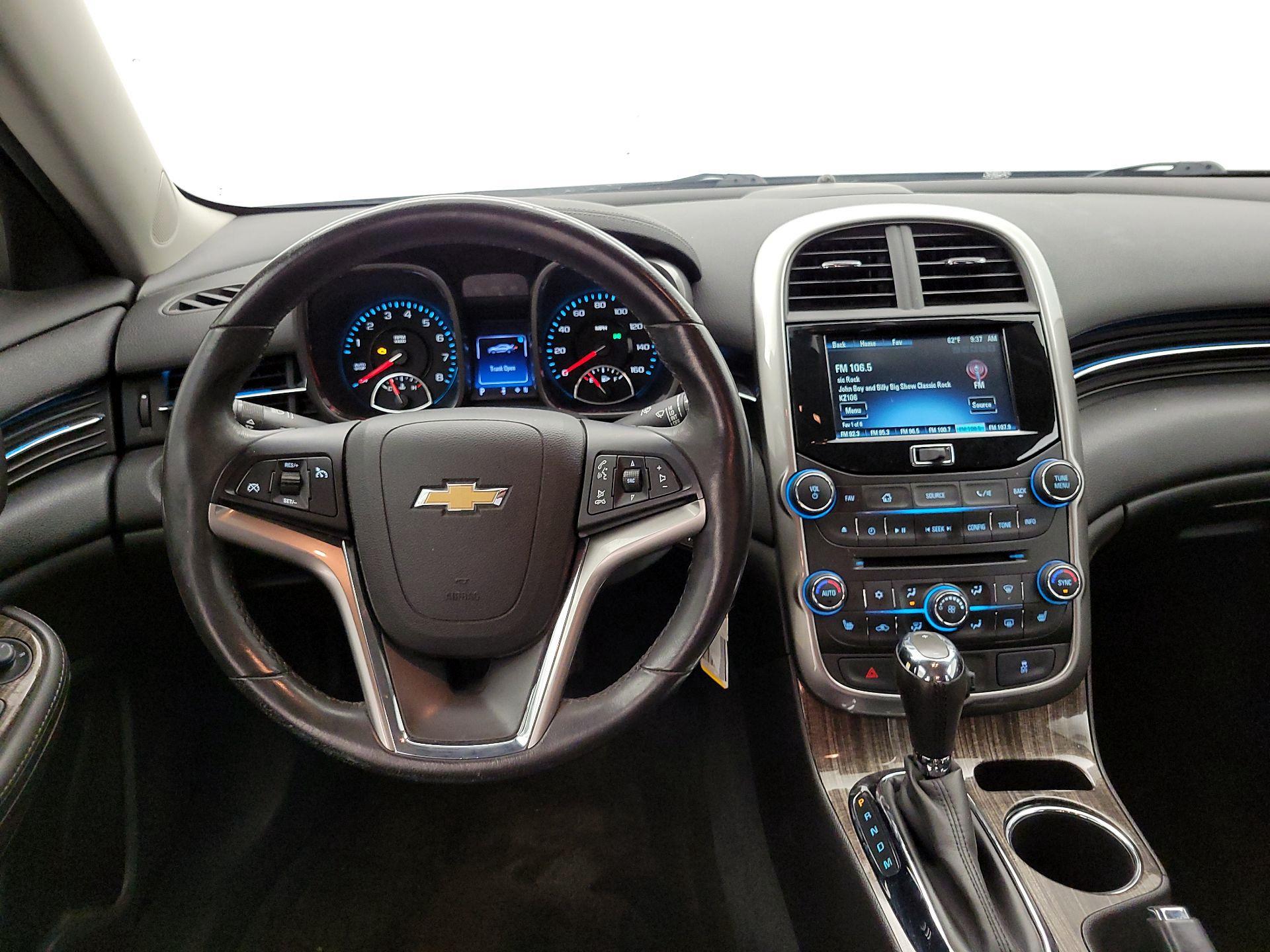 Thumbnail: 2015 Chevrolet Malibu - 10