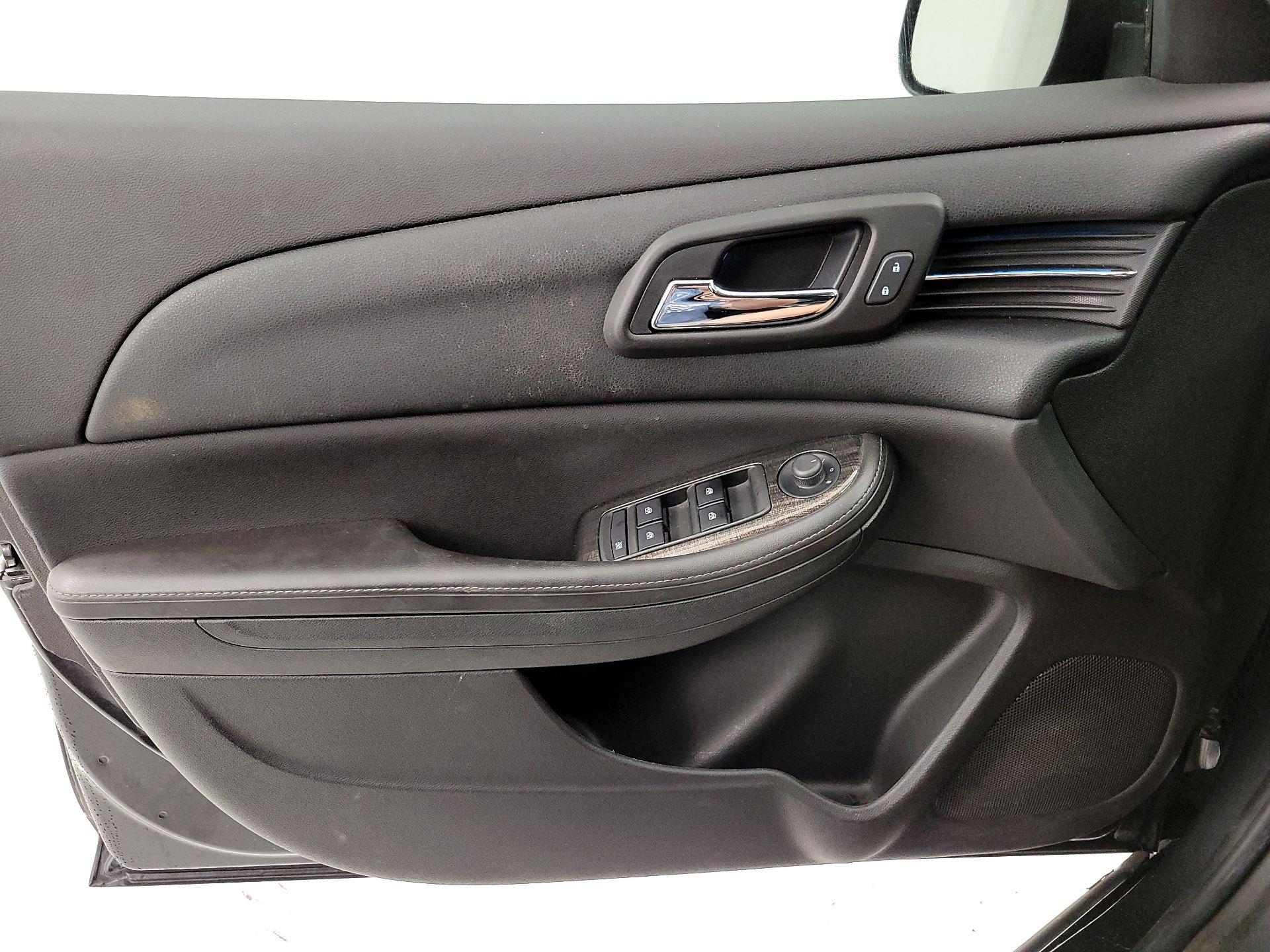 Thumbnail: 2015 Chevrolet Malibu - 12