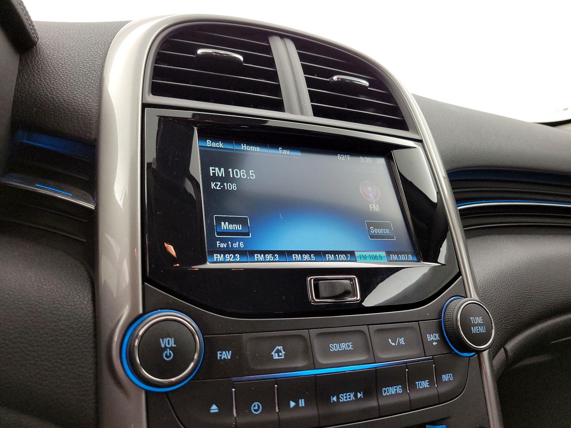 Thumbnail: 2015 Chevrolet Malibu - 14