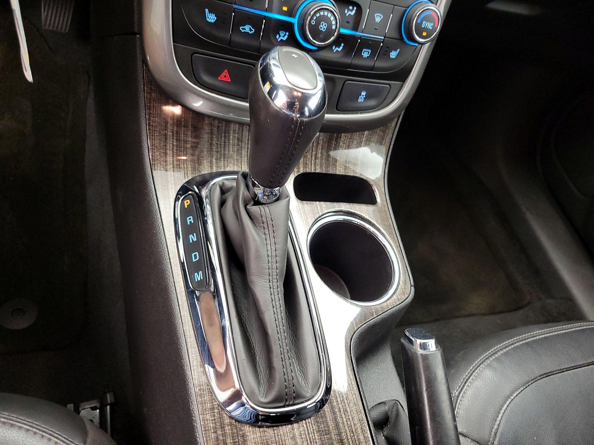 Thumbnail: 2015 Chevrolet Malibu - 16