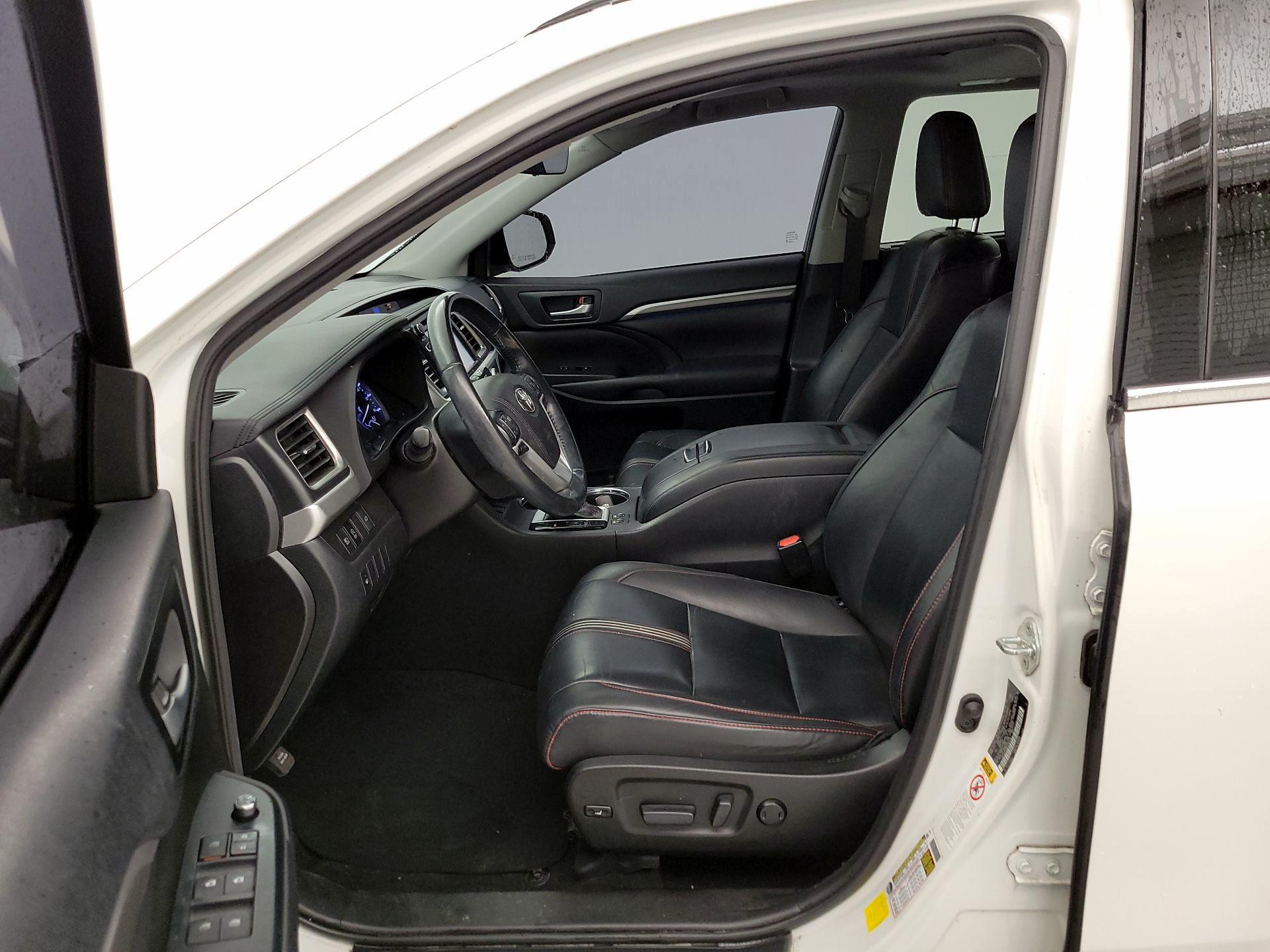 Thumbnail: 2019 Toyota Highlander - 11