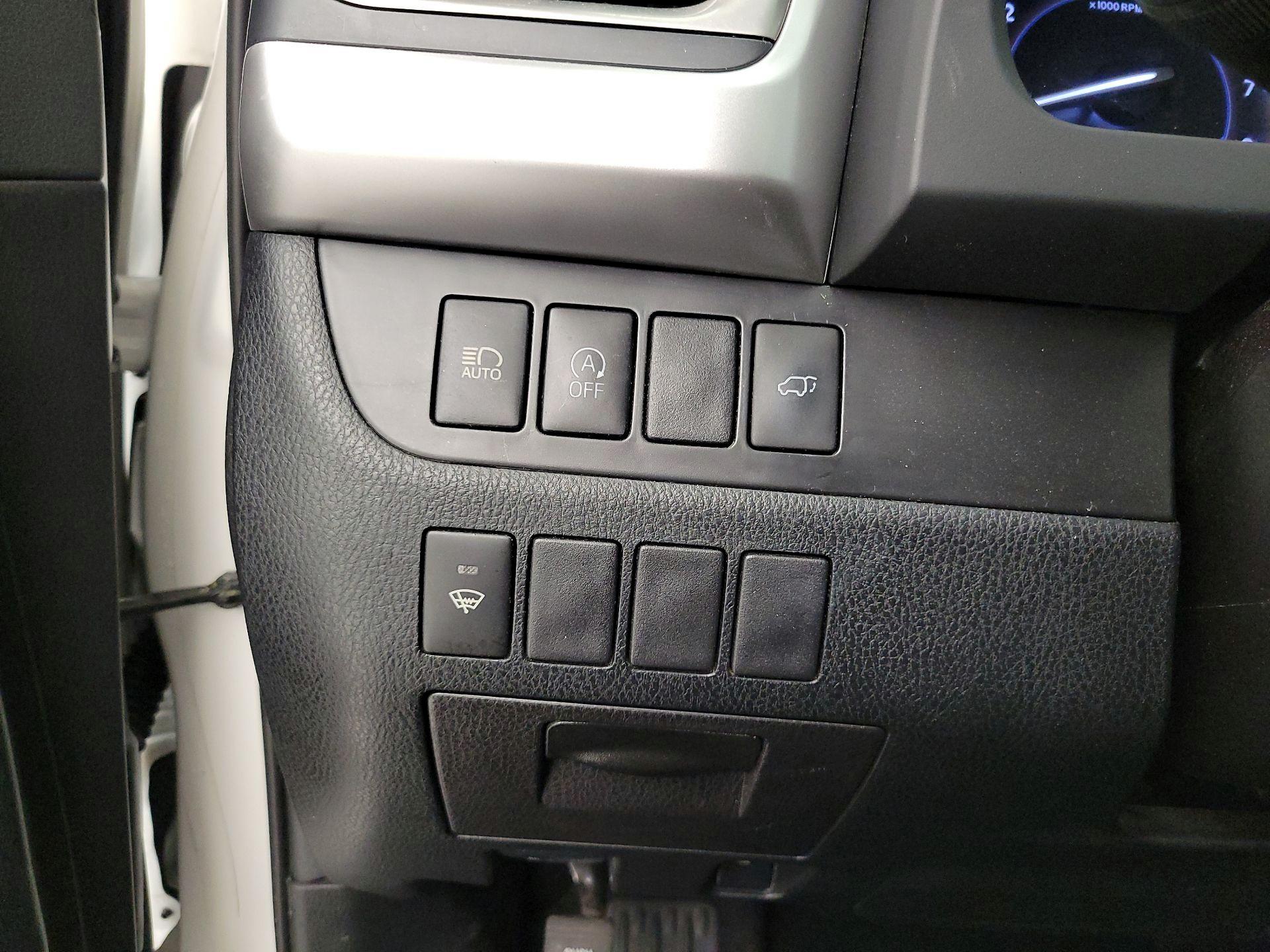 Thumbnail: 2019 Toyota Highlander - 13