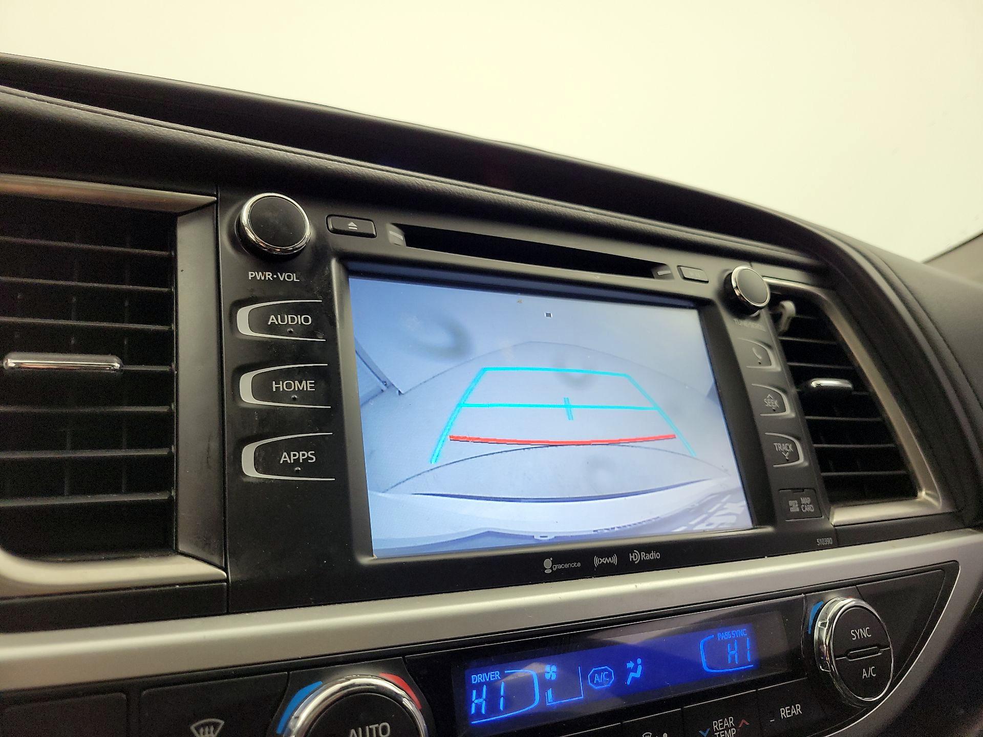 Thumbnail: 2019 Toyota Highlander - 15