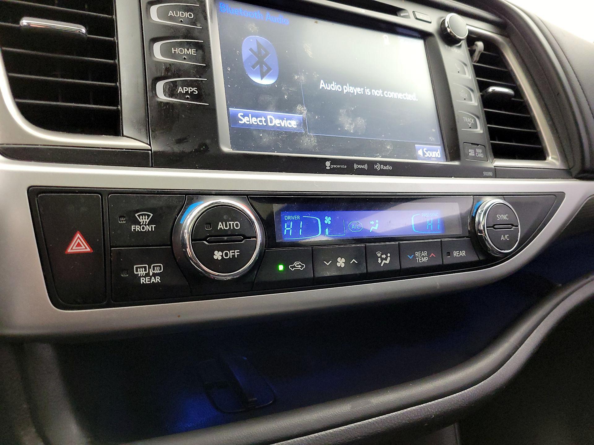 Thumbnail: 2019 Toyota Highlander - 17