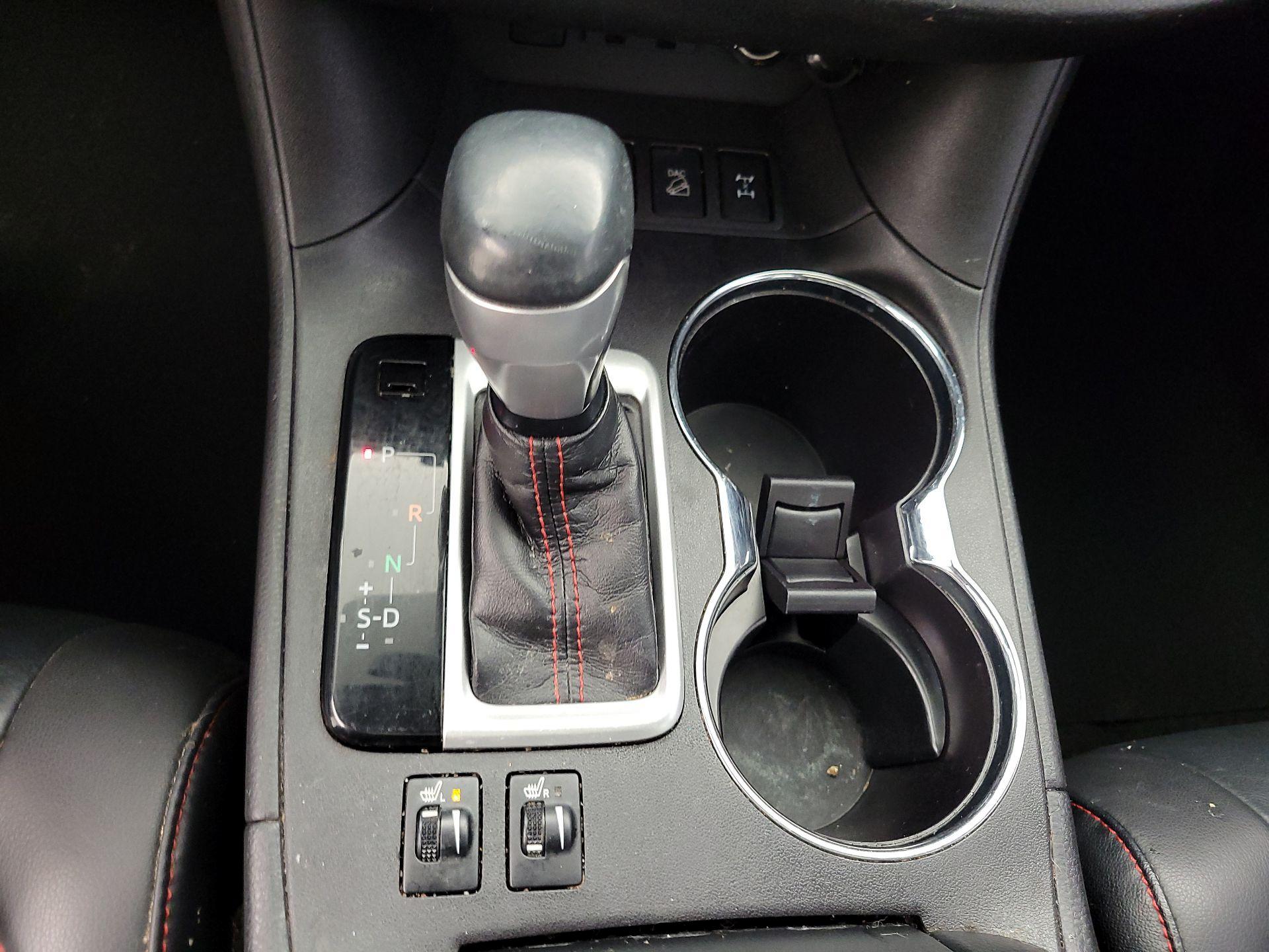 Thumbnail: 2019 Toyota Highlander - 18