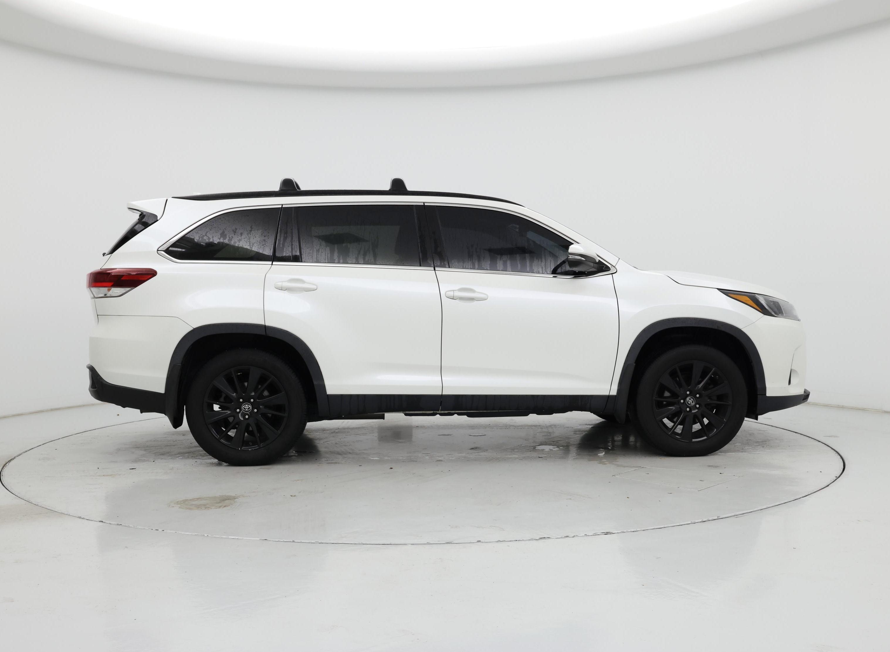 Thumbnail: 2019 Toyota Highlander - 7