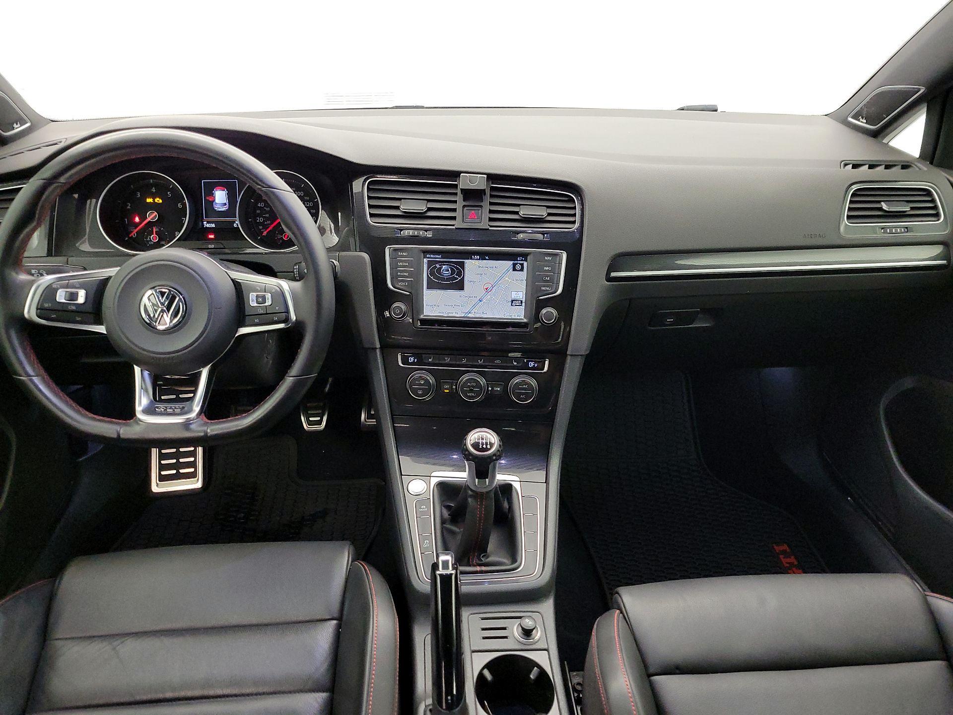 Thumbnail: 2016 Volkswagen Golf - 9