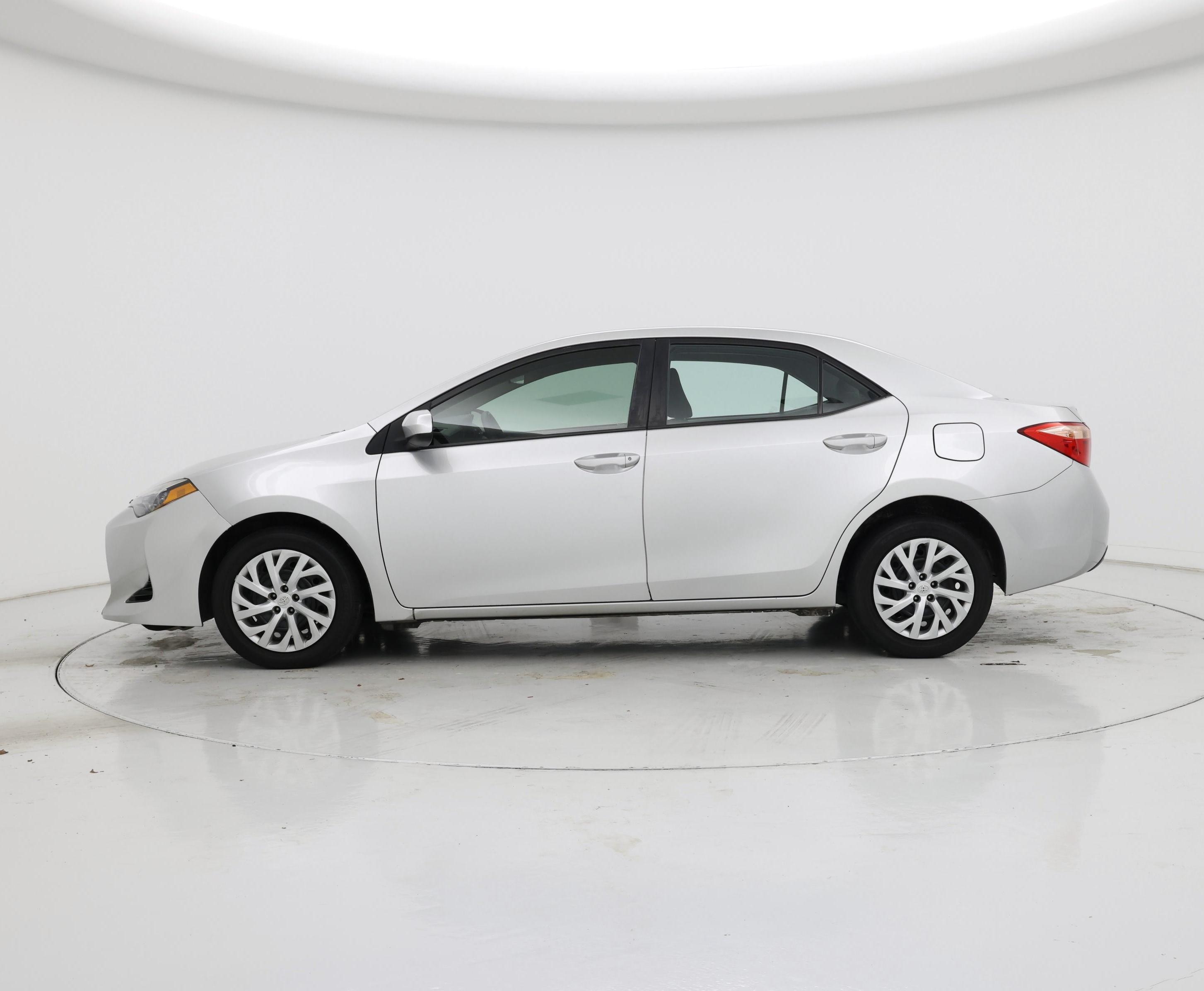 Thumbnail: 2018 Toyota Corolla - 3