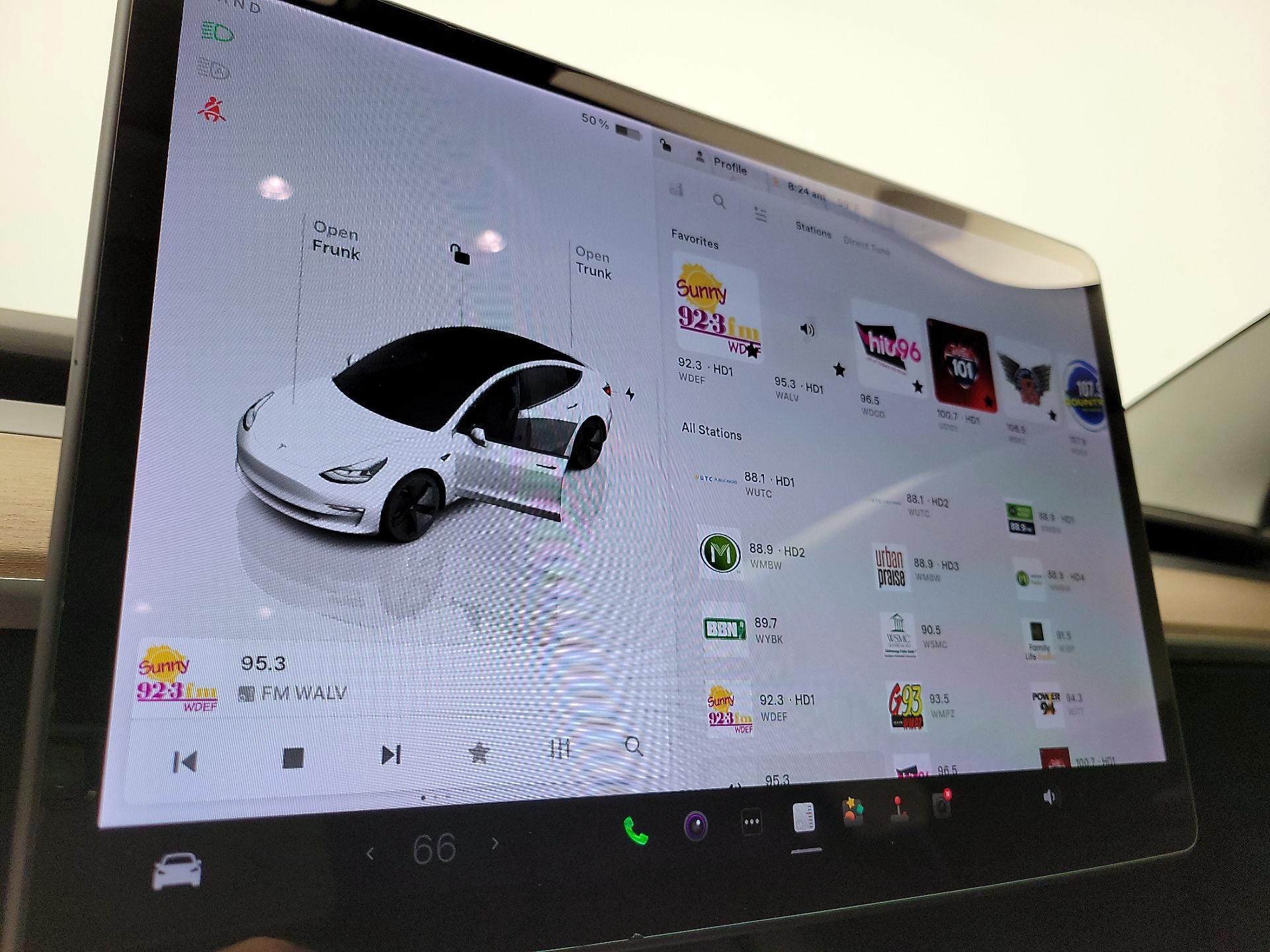 Thumbnail: 2022 Tesla Model 3 - 15