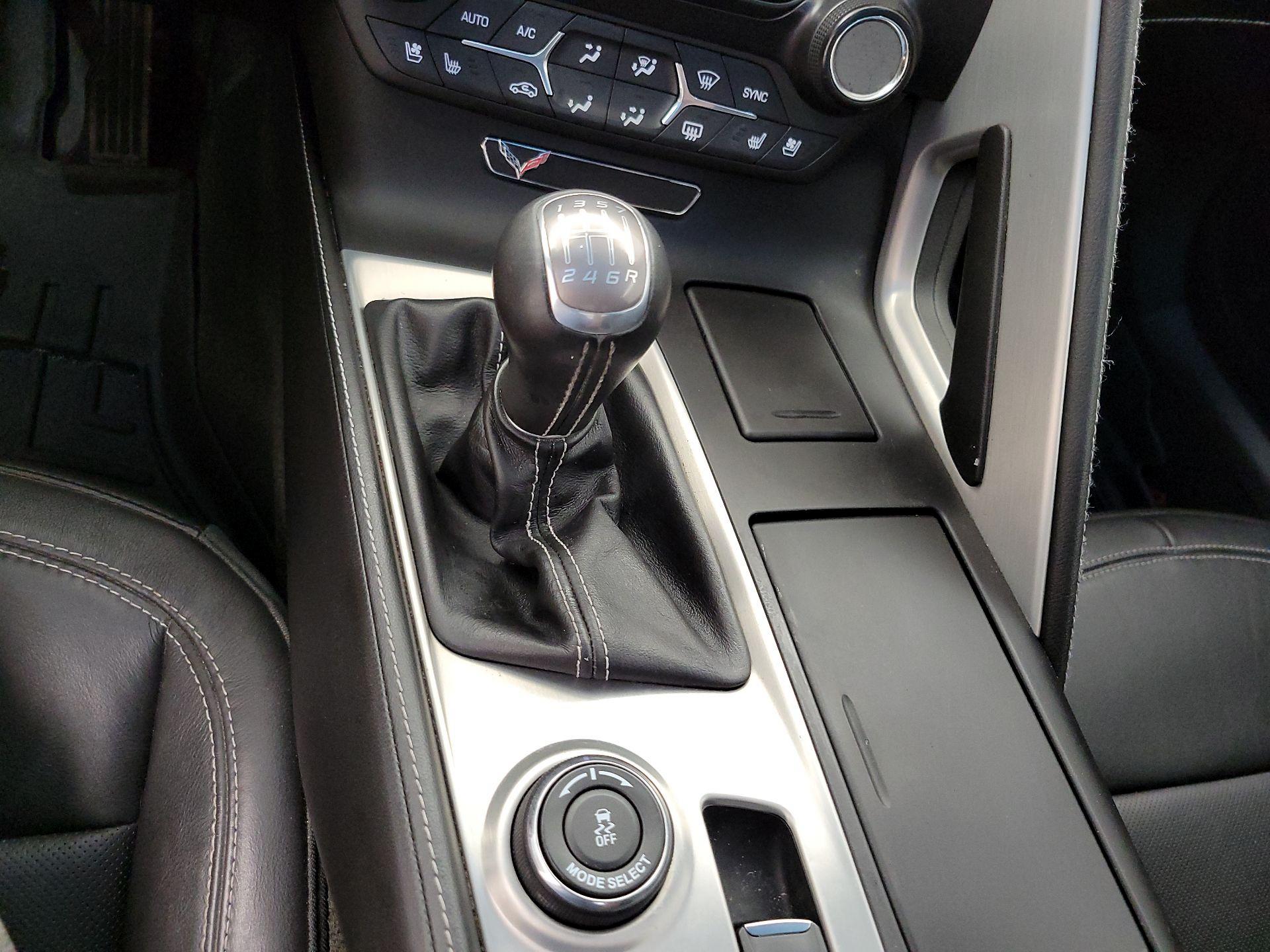 Thumbnail: 2015 Chevrolet Corvette - 18