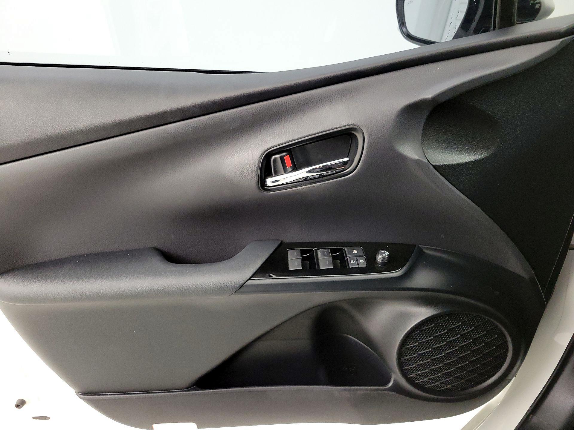 Thumbnail: 2020 Toyota Prius Prime - 12