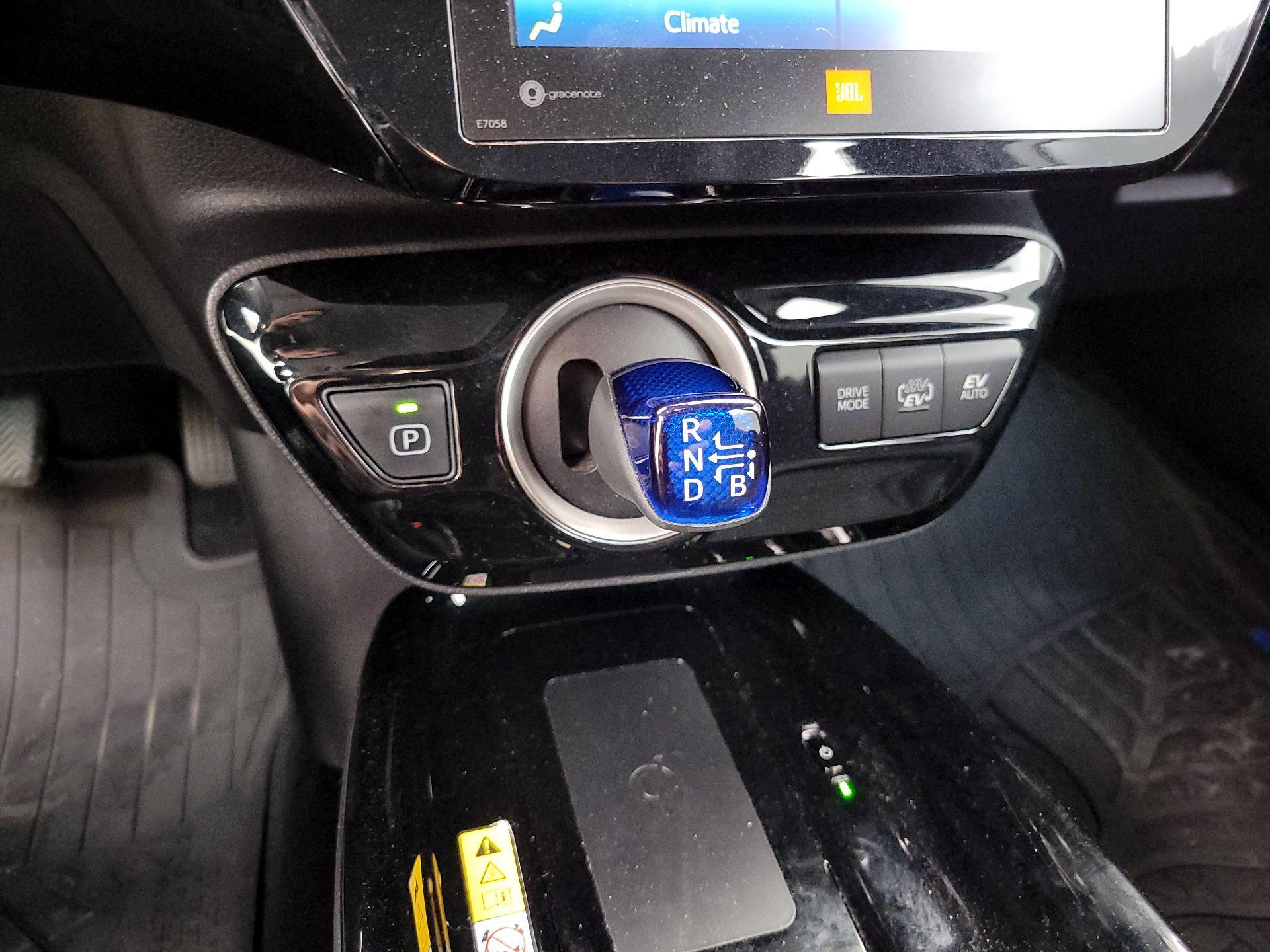 Thumbnail: 2020 Toyota Prius Prime - 18