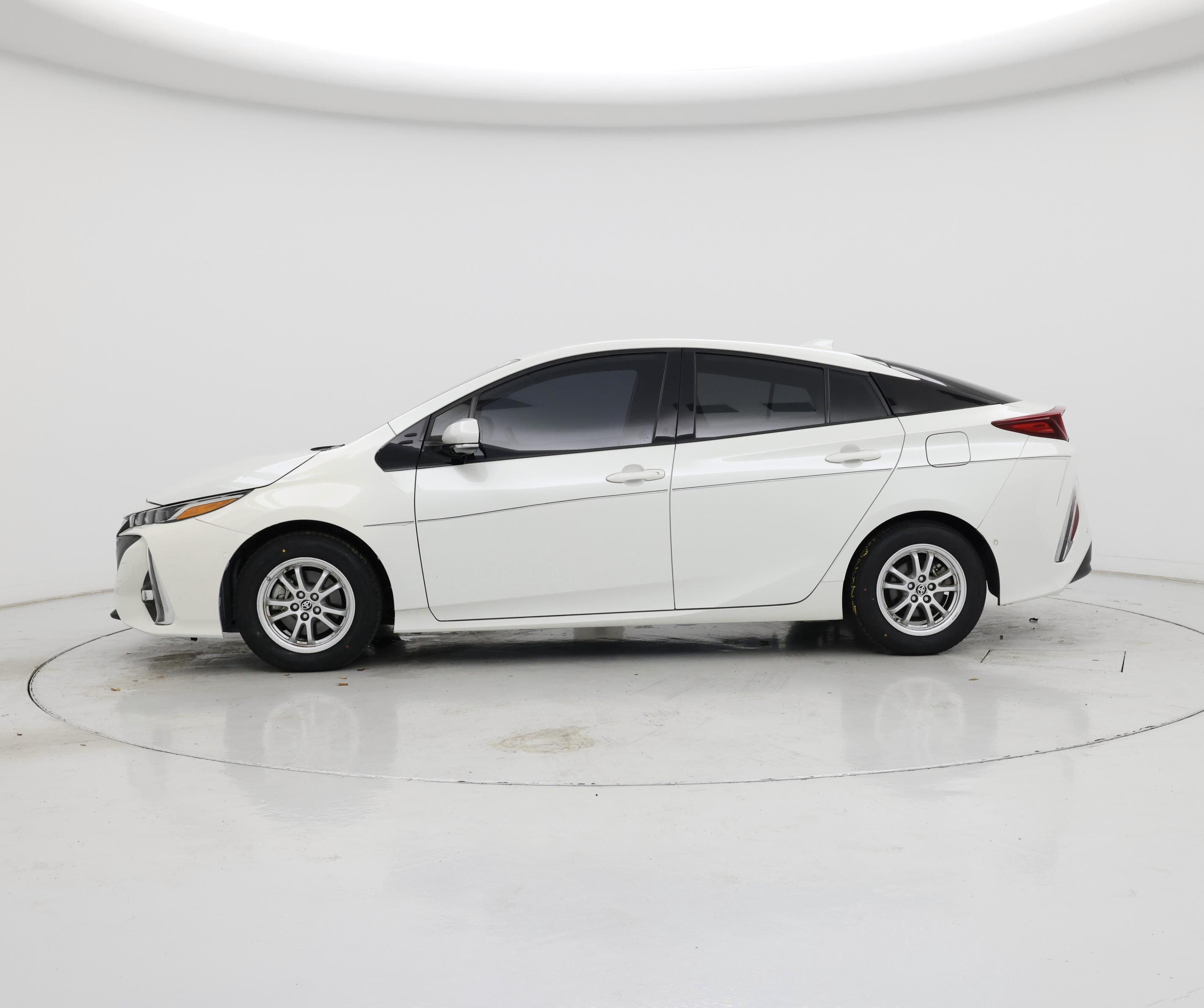 Thumbnail: 2020 Toyota Prius Prime - 3