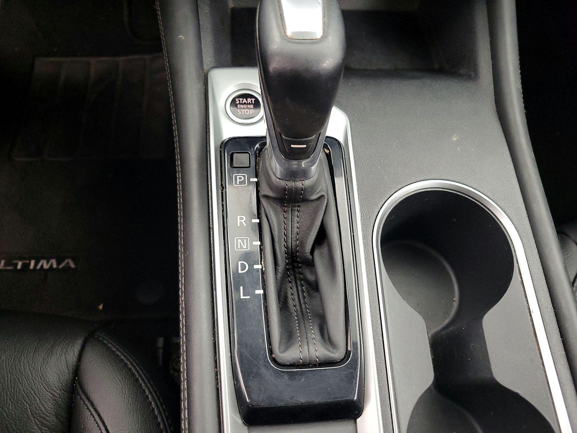 Thumbnail: 2019 Nissan Altima - 18