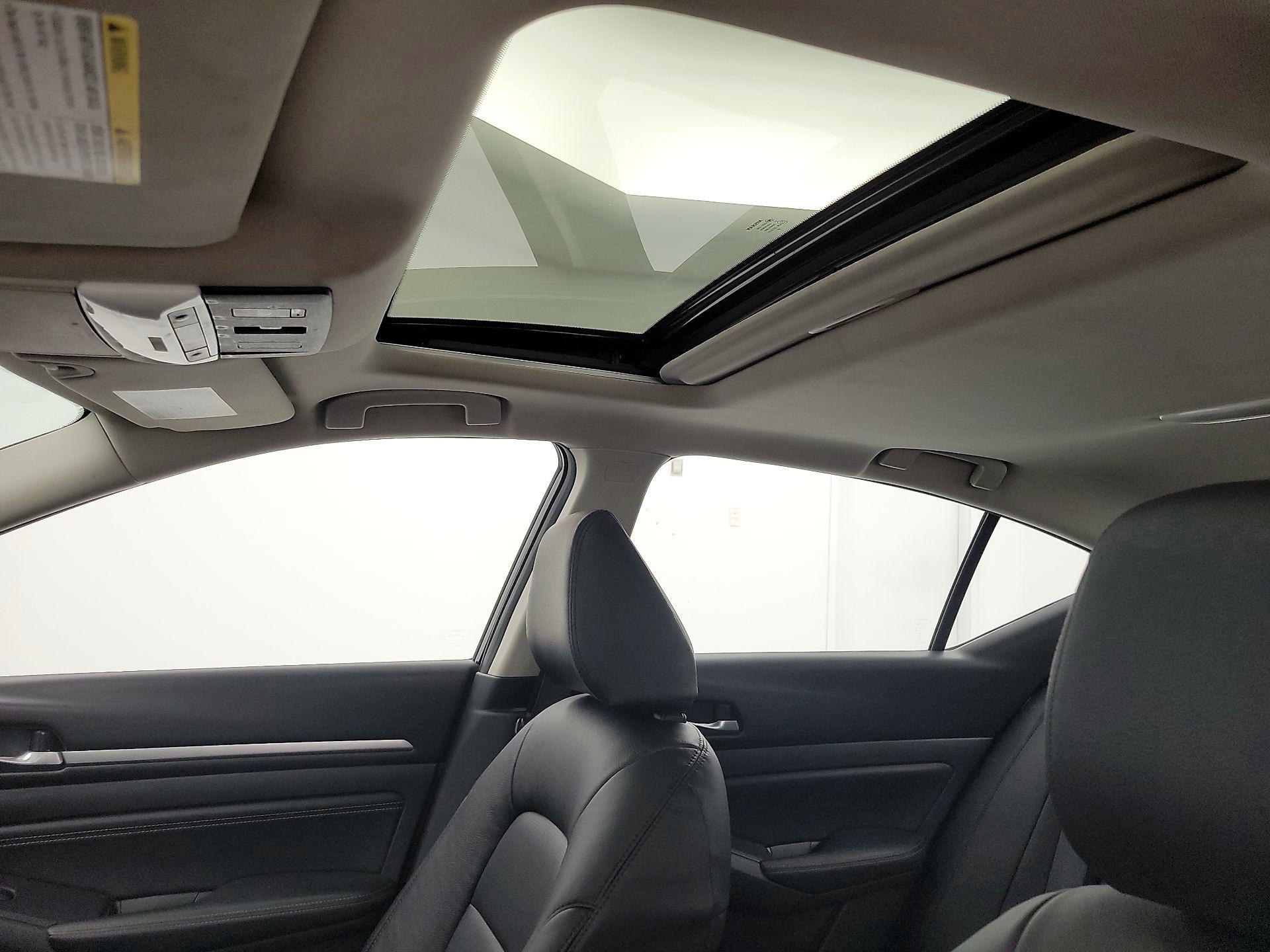 Thumbnail: 2019 Nissan Altima - 20