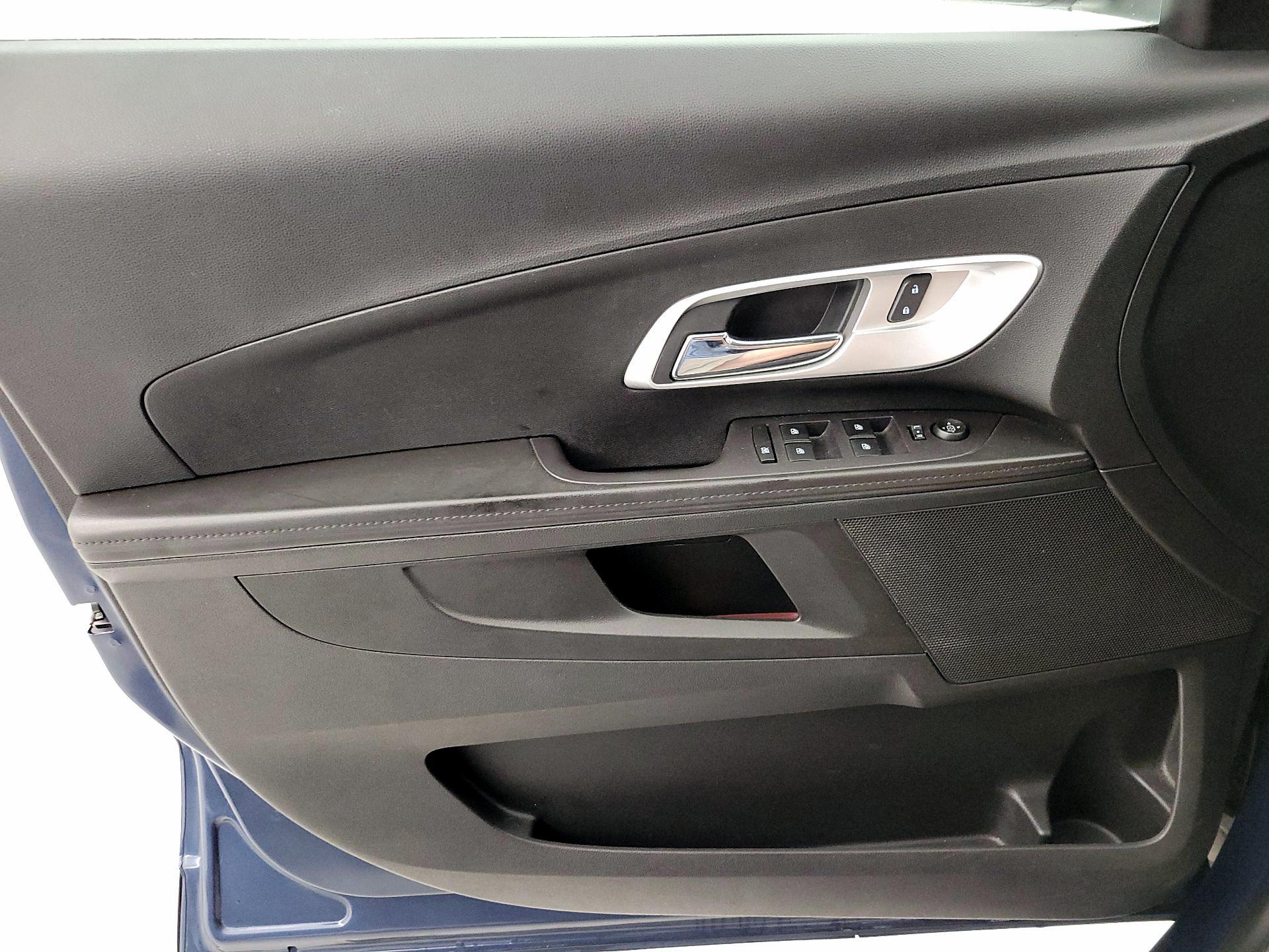 Thumbnail: 2016 Chevrolet Equinox - 12