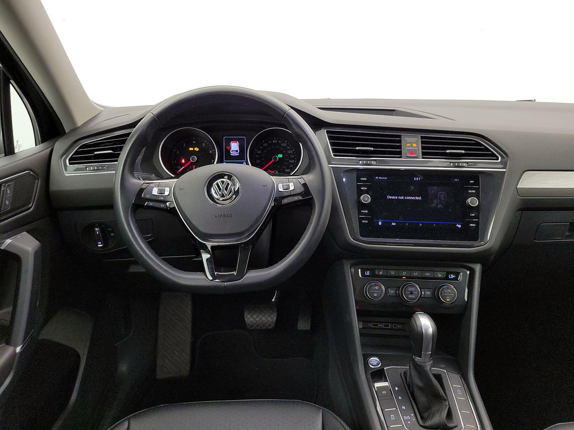 Thumbnail: 2018 Volkswagen Tiguan - 10