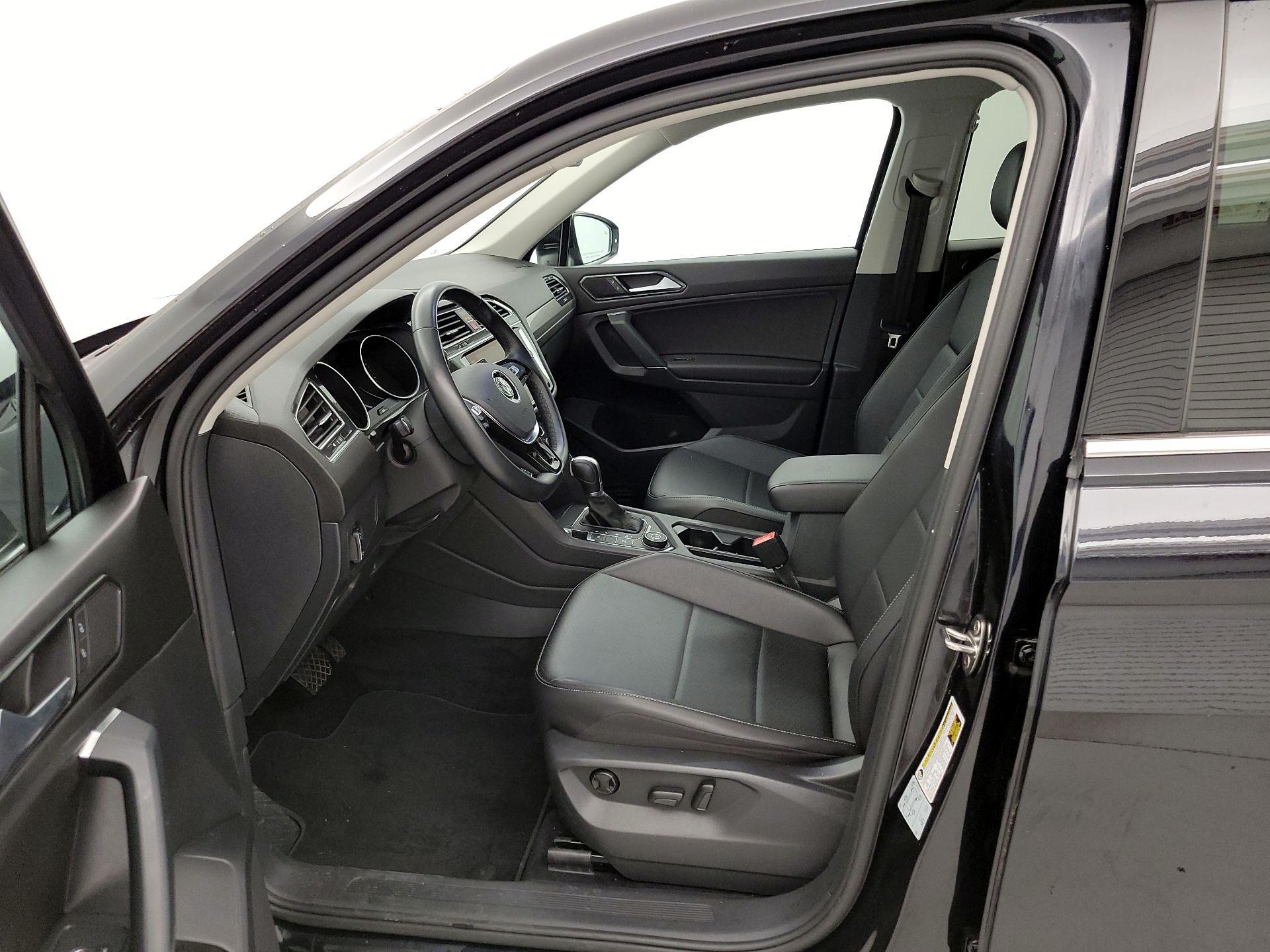 Thumbnail: 2018 Volkswagen Tiguan - 11