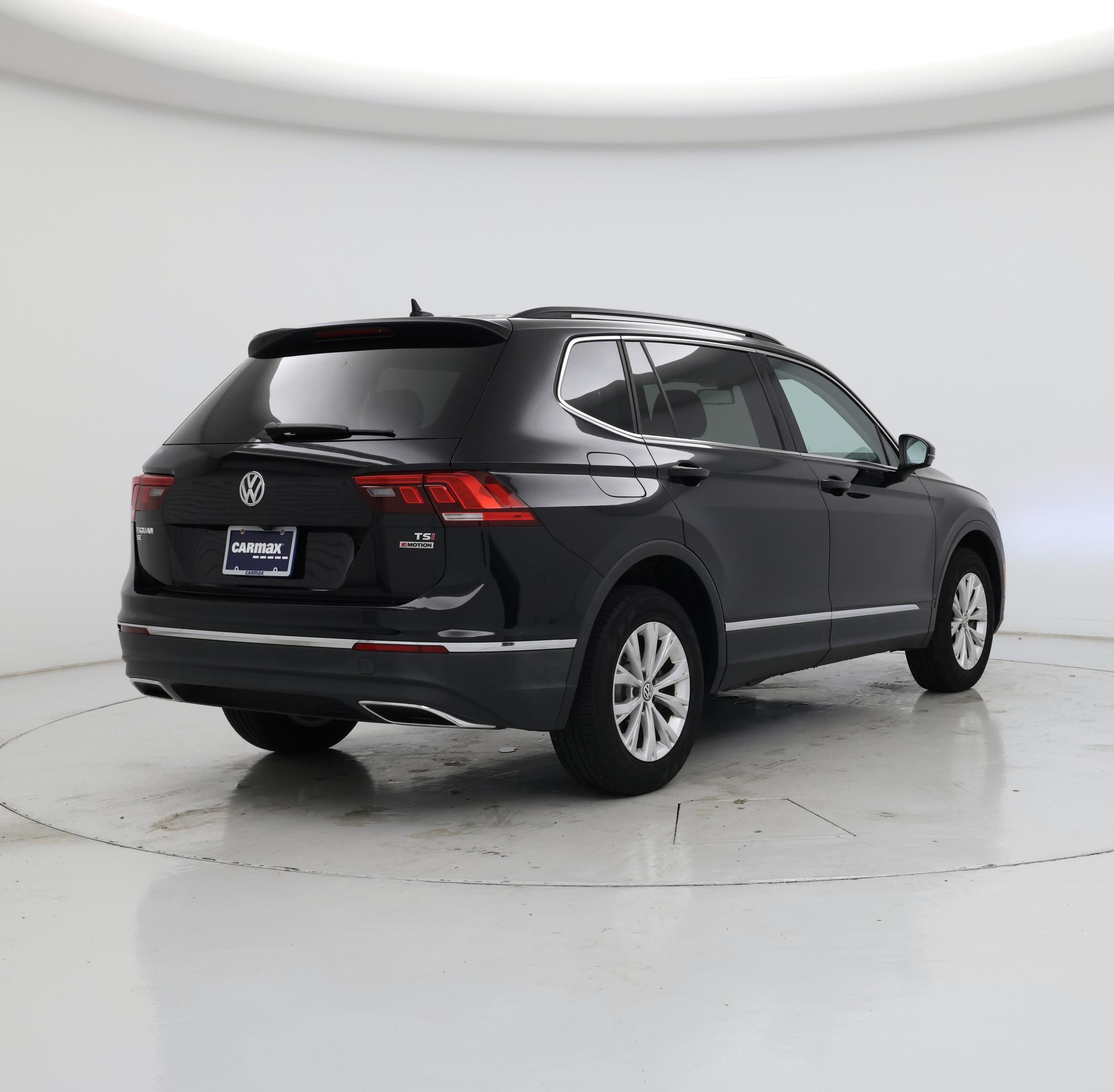 Thumbnail: 2018 Volkswagen Tiguan - 8