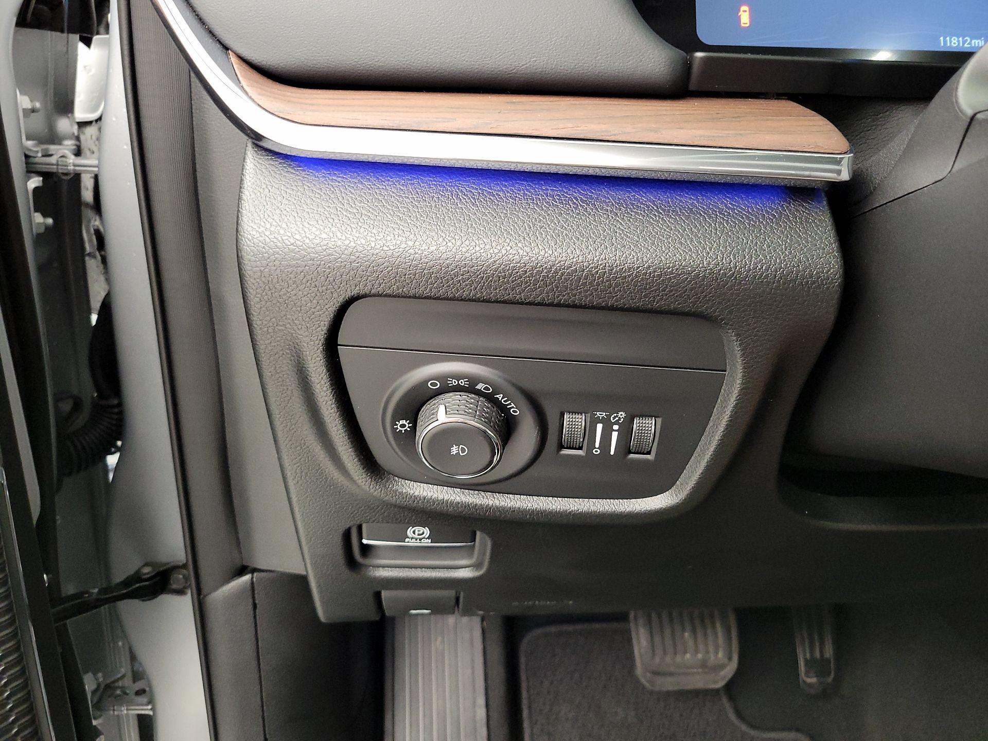 Thumbnail: 2024 Jeep Grand Cherokee - 13