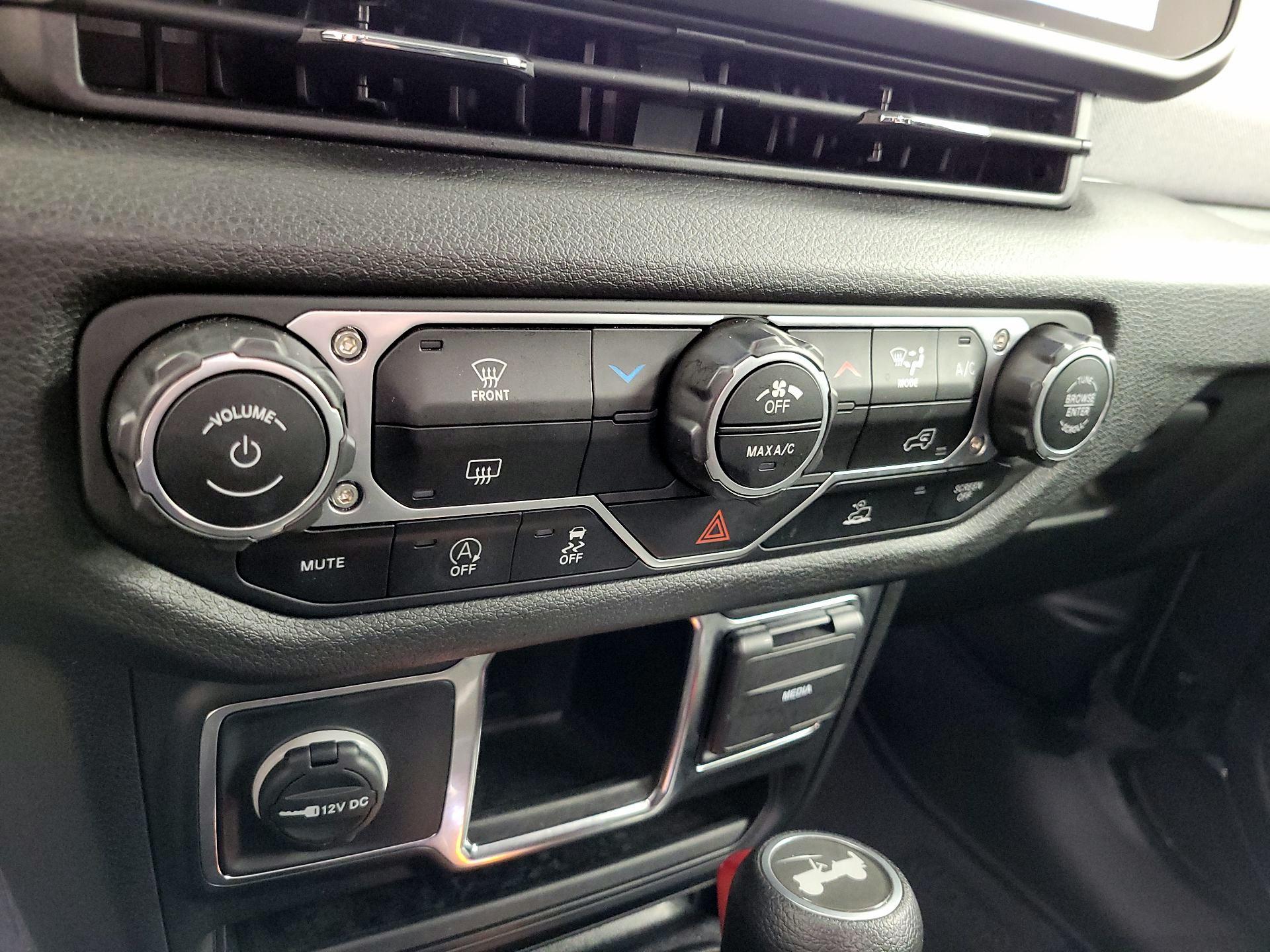 Thumbnail: 2024 Jeep Wrangler - 16