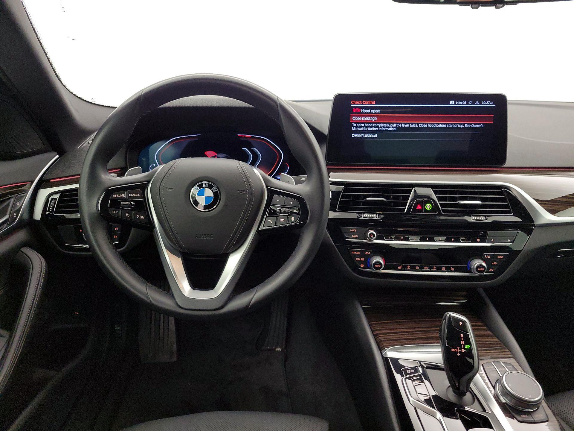 Thumbnail: 2023 BMW 5 Series - 10