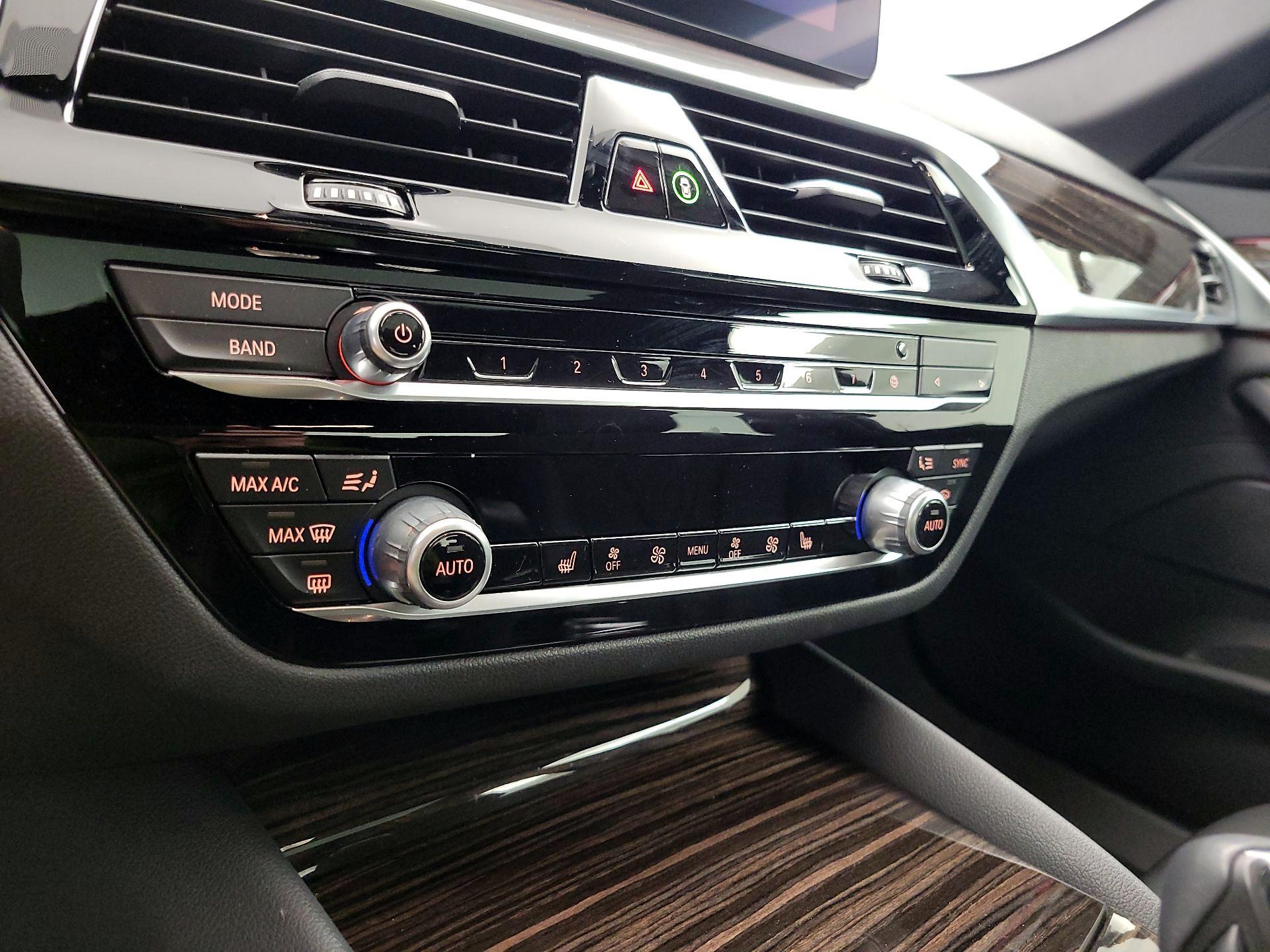 Thumbnail: 2023 BMW 5 Series - 17