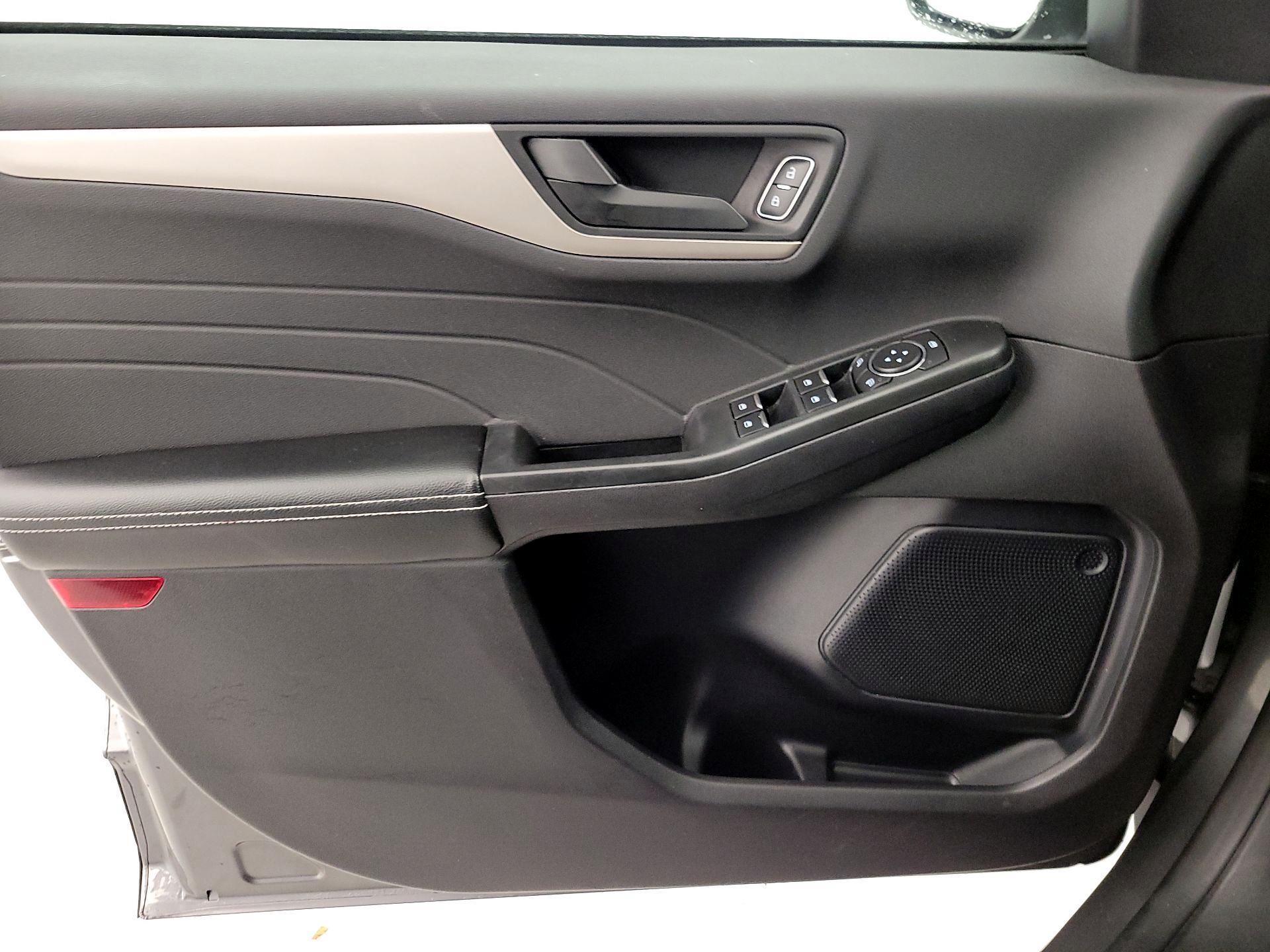 Thumbnail: 2022 Ford Escape - 12