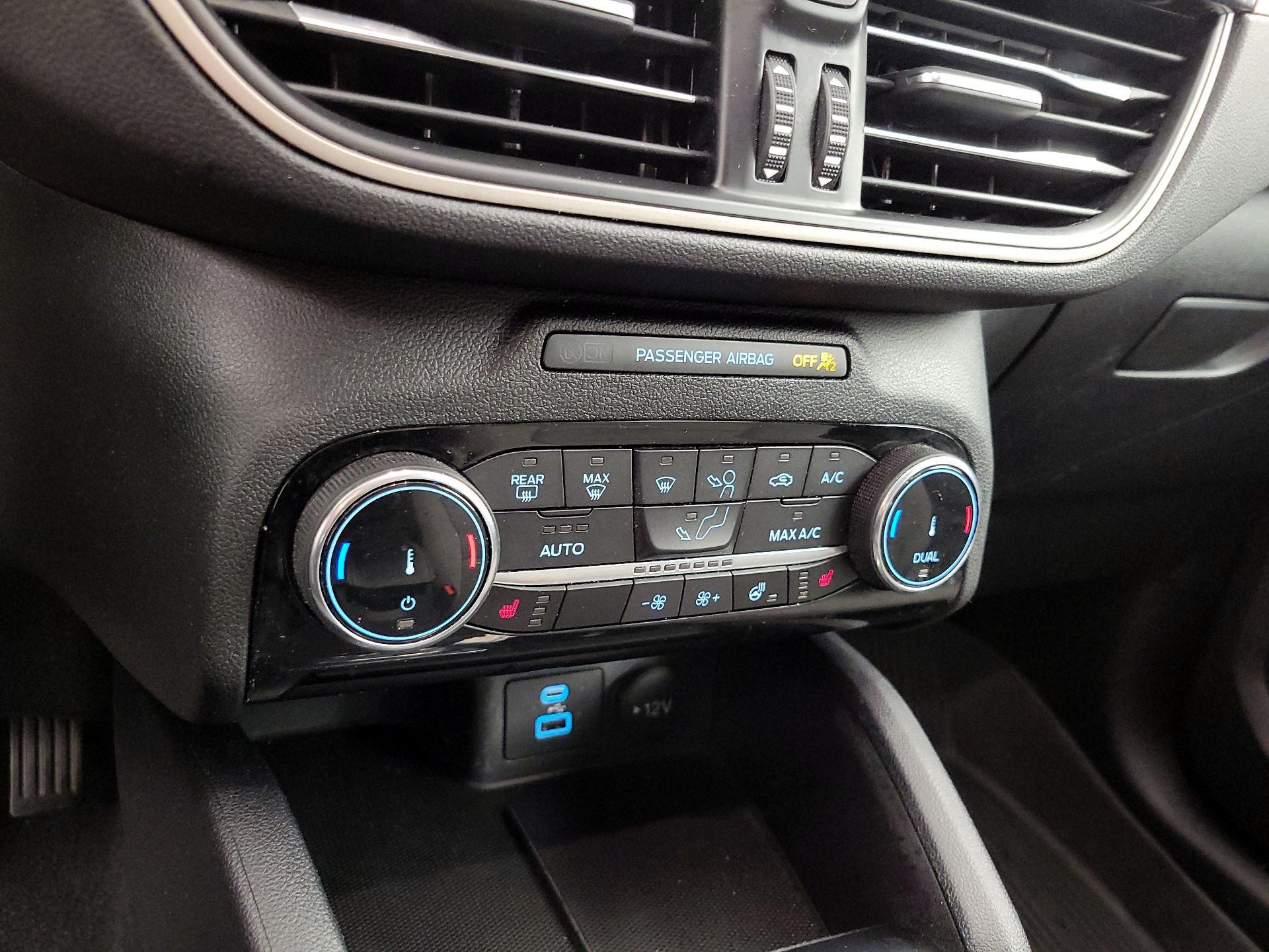 Thumbnail: 2022 Ford Escape - 16