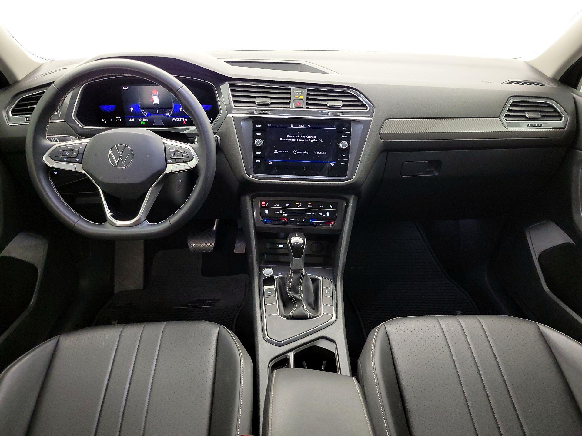 Thumbnail: 2023 Volkswagen Tiguan - 9