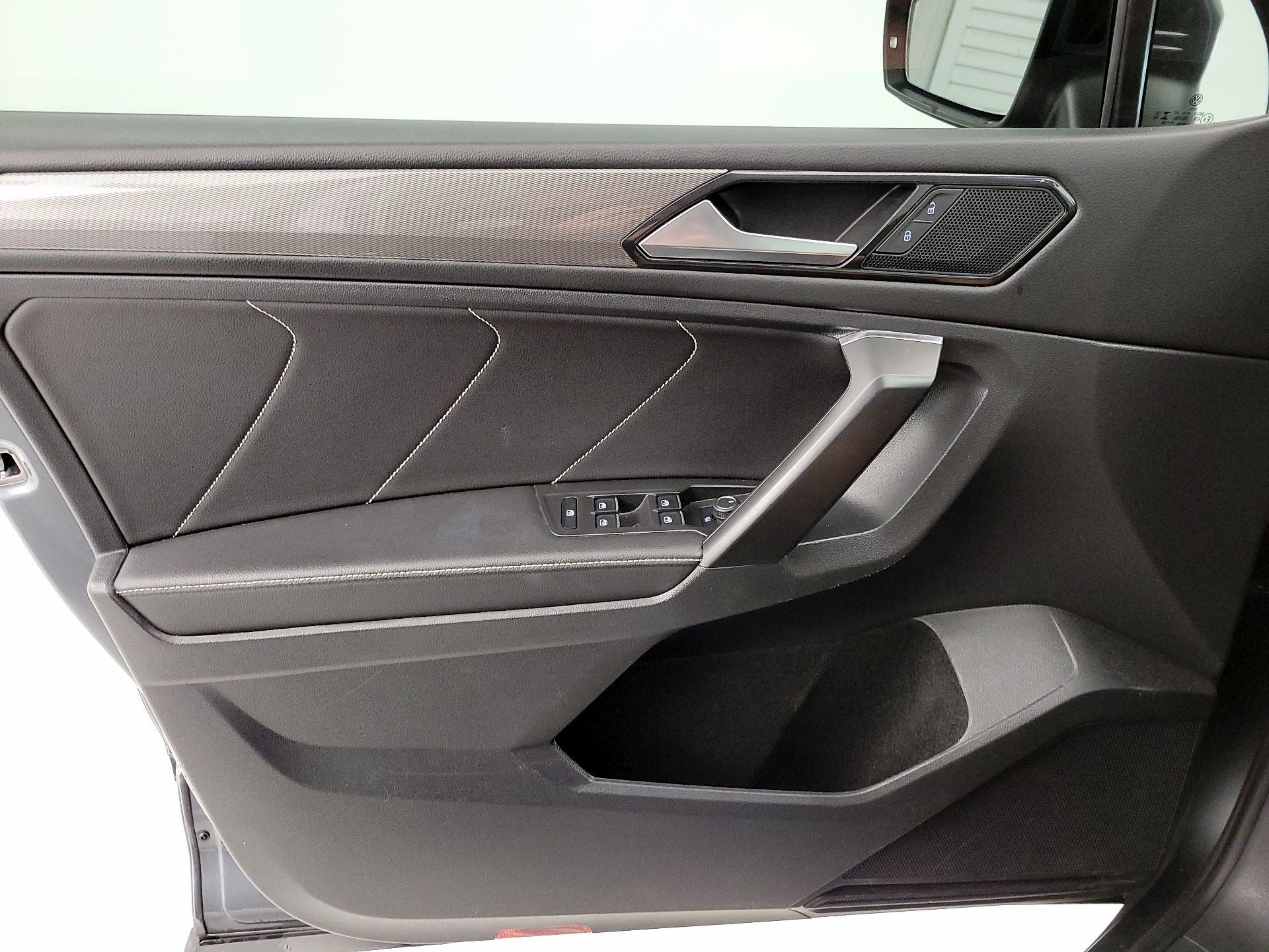 Thumbnail: 2023 Volkswagen Tiguan - 12