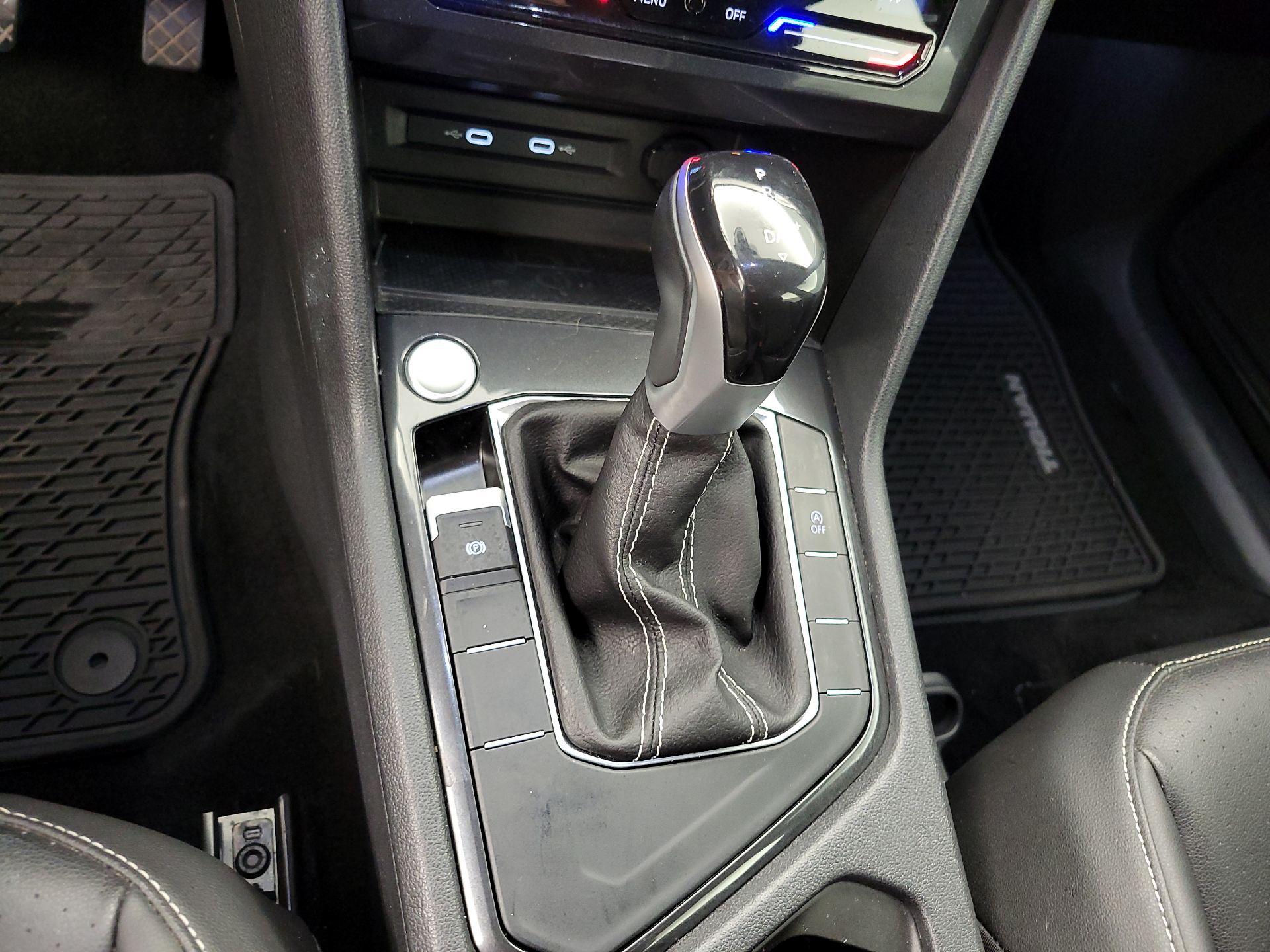 Thumbnail: 2023 Volkswagen Tiguan - 17