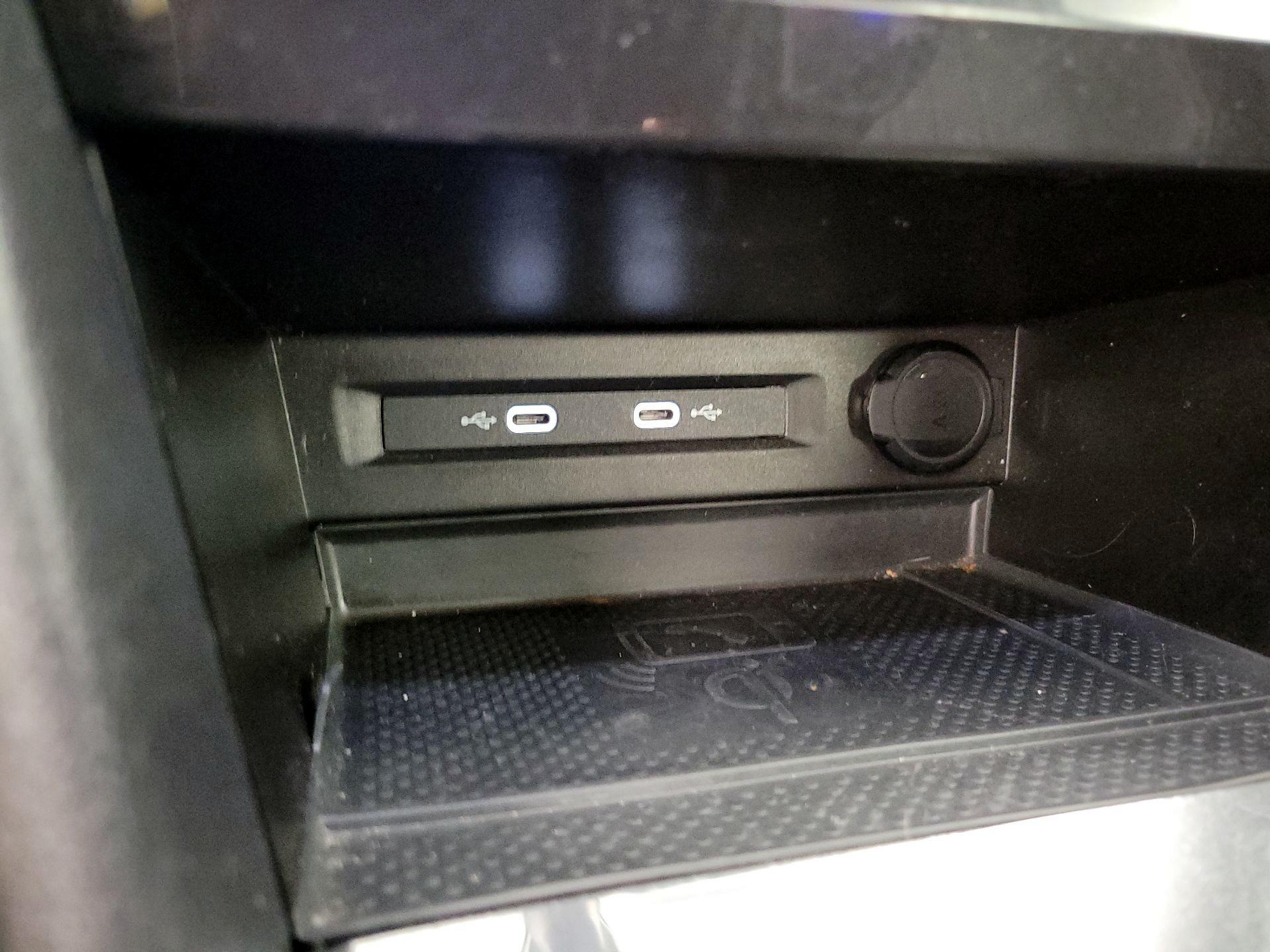 Thumbnail: 2023 Volkswagen Tiguan - 18