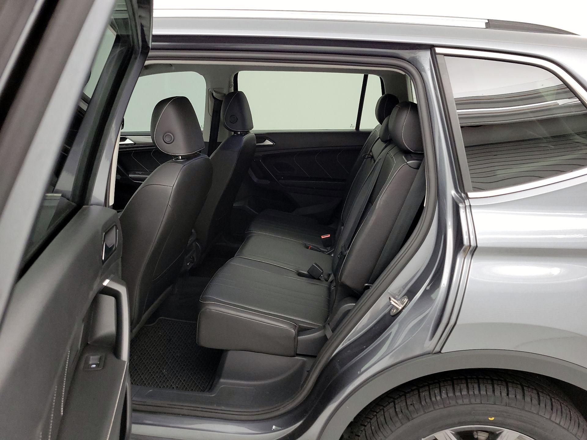 Thumbnail: 2023 Volkswagen Tiguan - 19