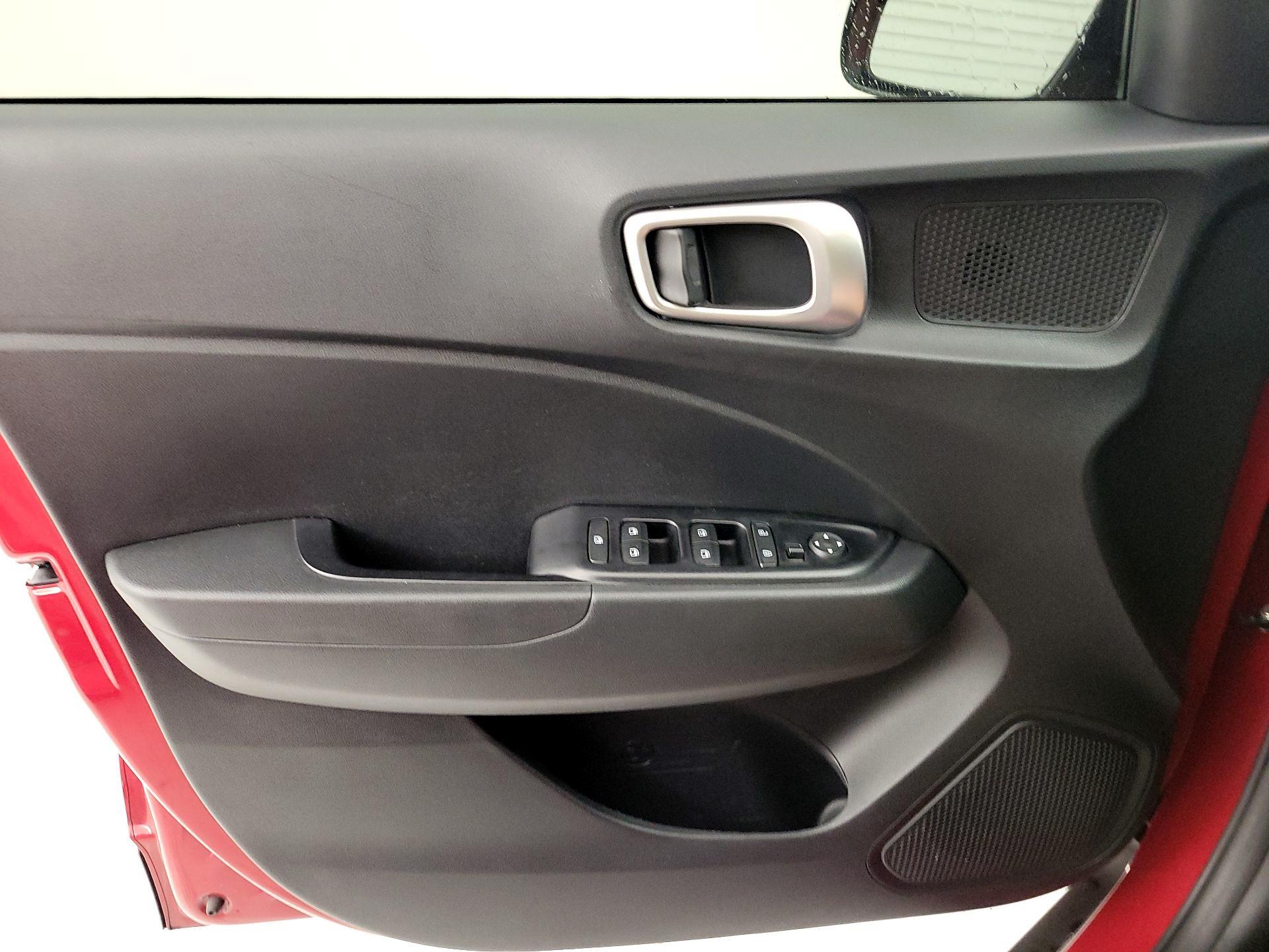 Thumbnail: 2023 Hyundai Venue - 12