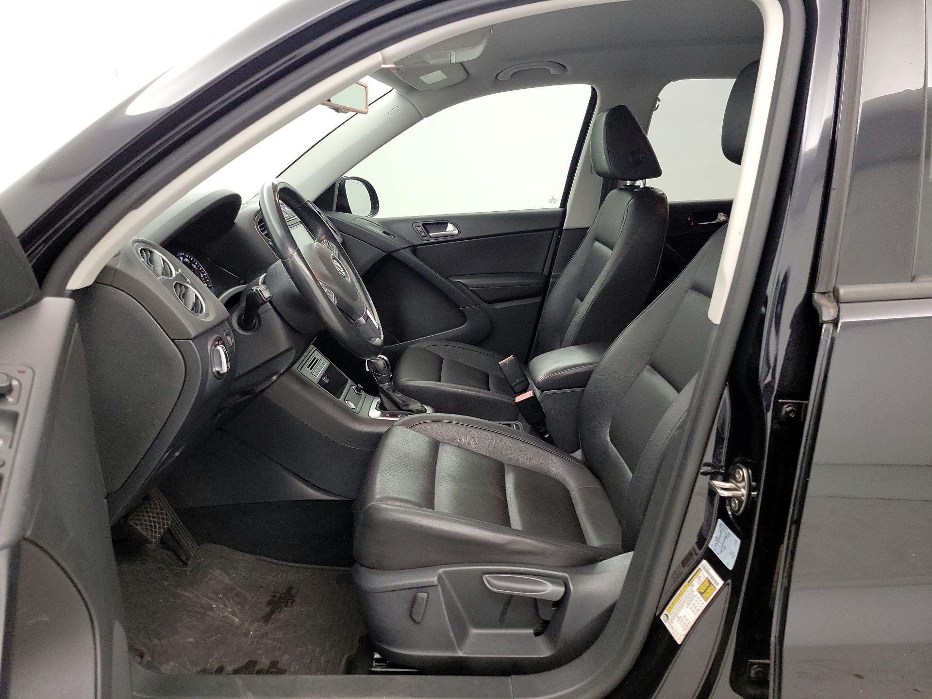 Thumbnail: 2017 Volkswagen Tiguan - 11