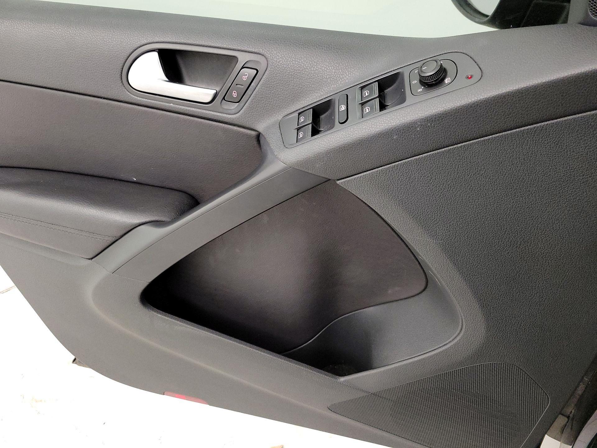 Thumbnail: 2017 Volkswagen Tiguan - 12